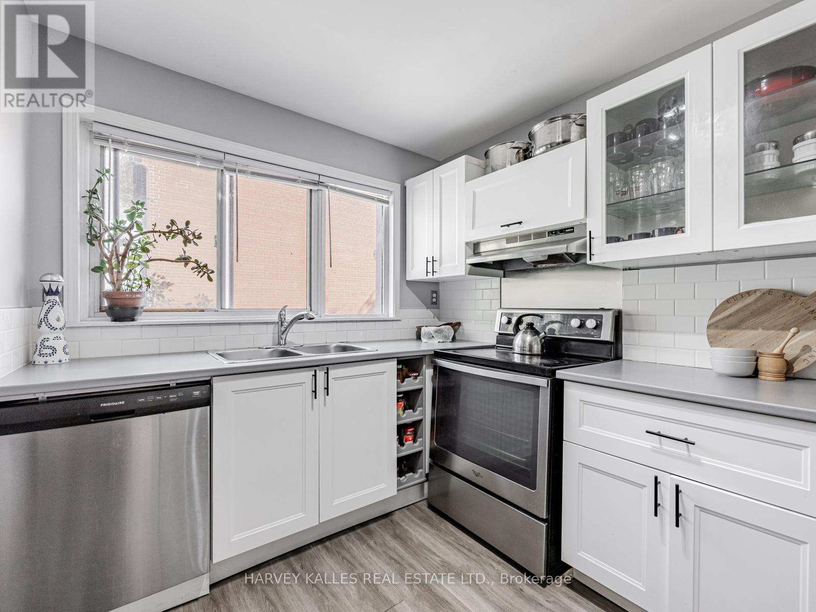 #1 349 DRIFTWOOD AVENUE - 21