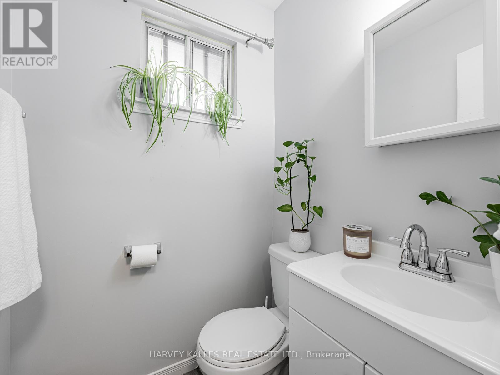 1 - 349 DRIFTWOOD AVENUE - Photo 4 of 30, Toronto (Black Creek), Ontario