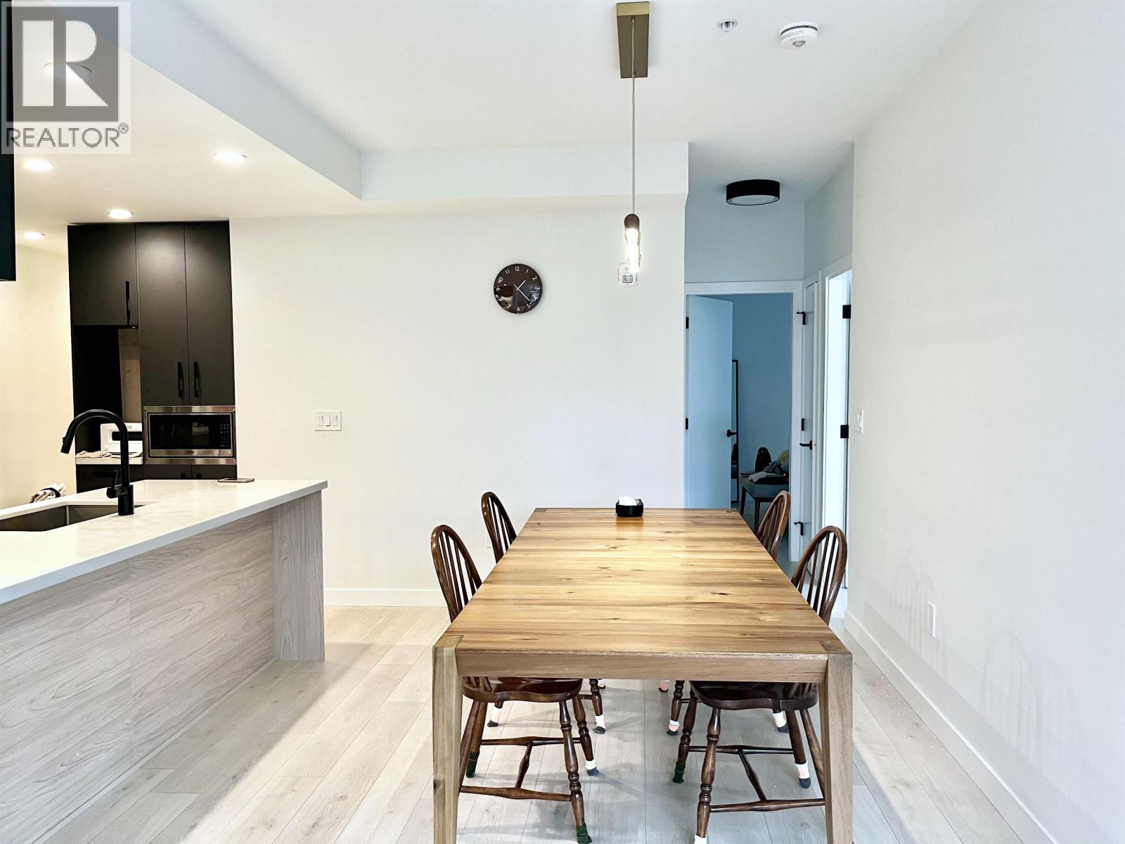 213 3018 ST GEORGE STREET, Port Moody