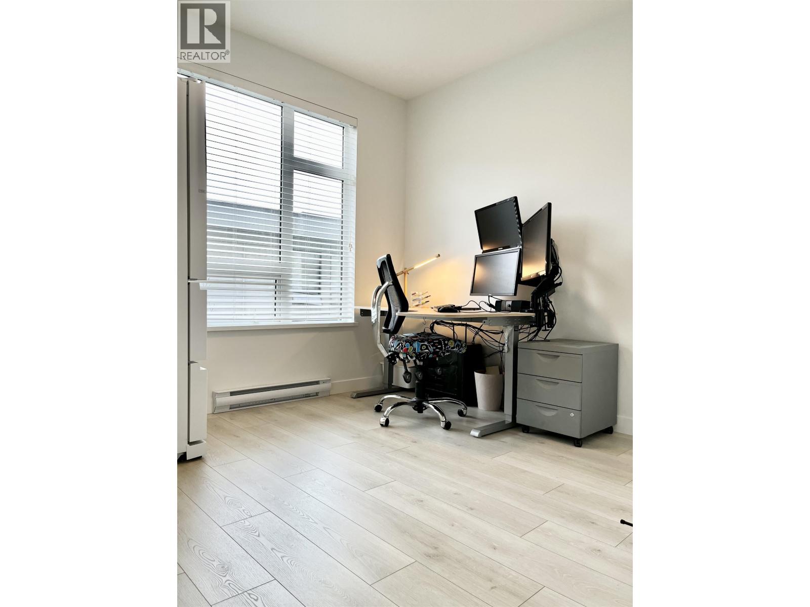 213 3018 ST GEORGE STREET, Port Moody