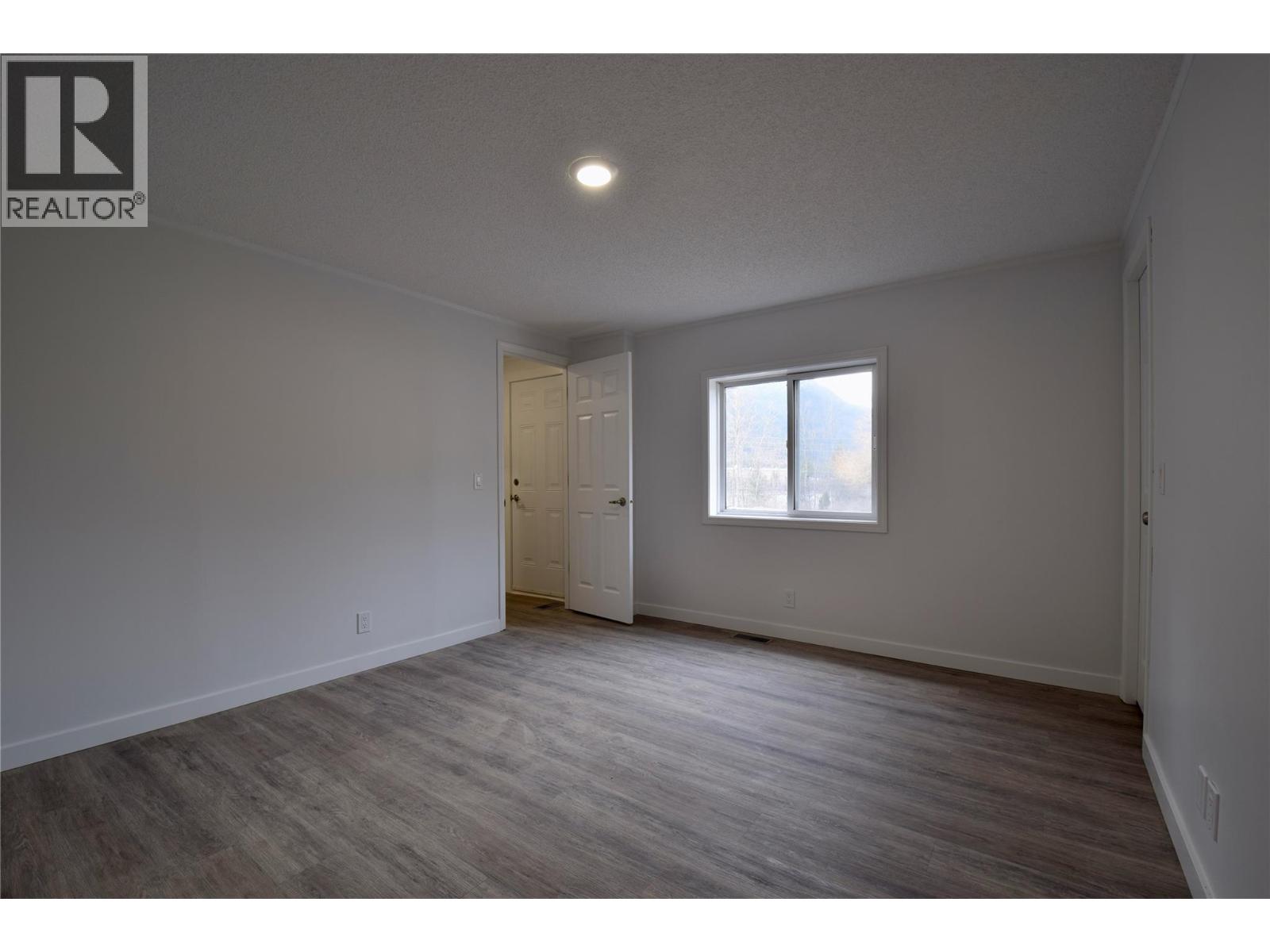 4029 Broadwater Road Unit# 2, Robson