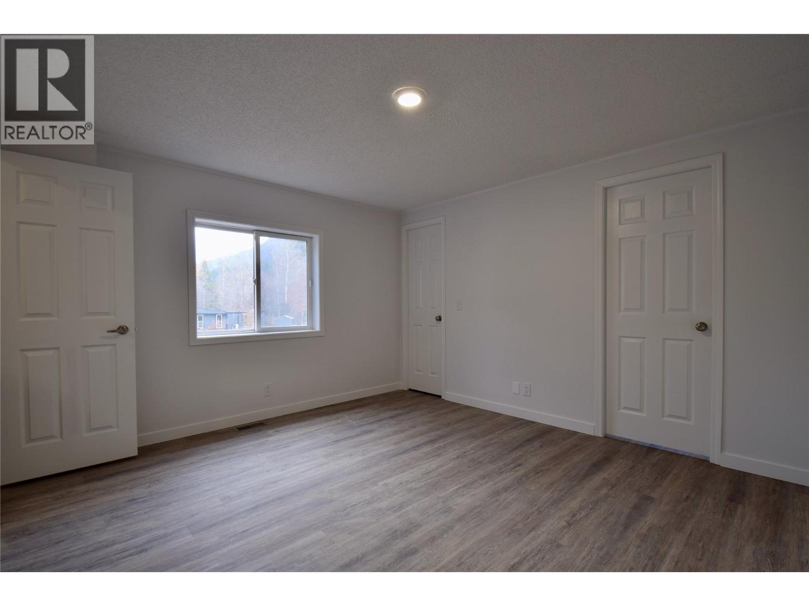 4029 Broadwater Road Unit# 2, Robson