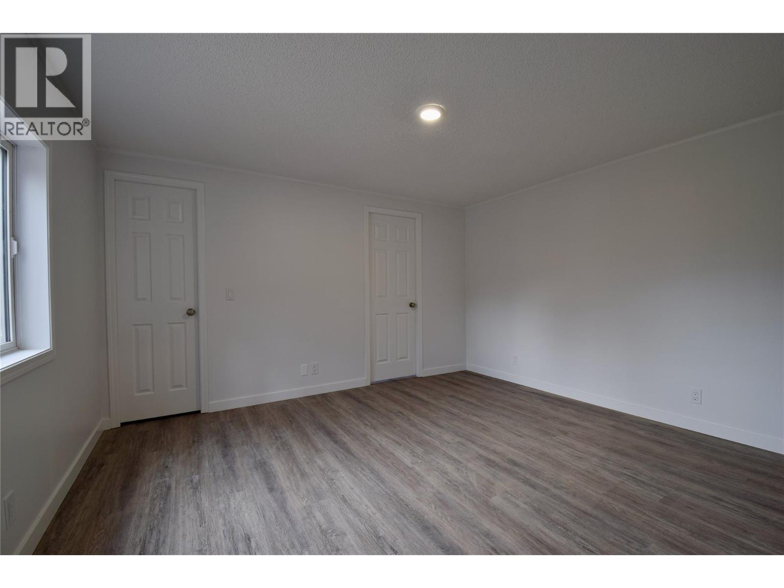 4029 Broadwater Road Unit# 2, Robson