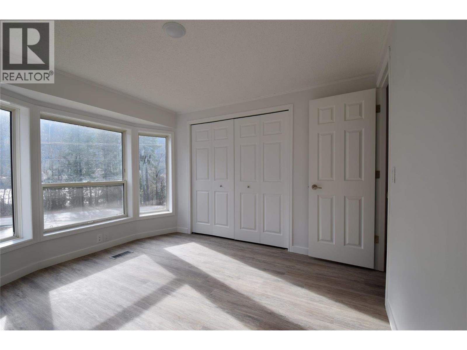 4029 Broadwater Road Unit# 2, Robson