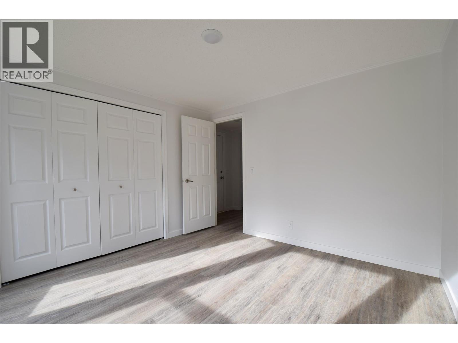 4029 Broadwater Road Unit# 2, Robson