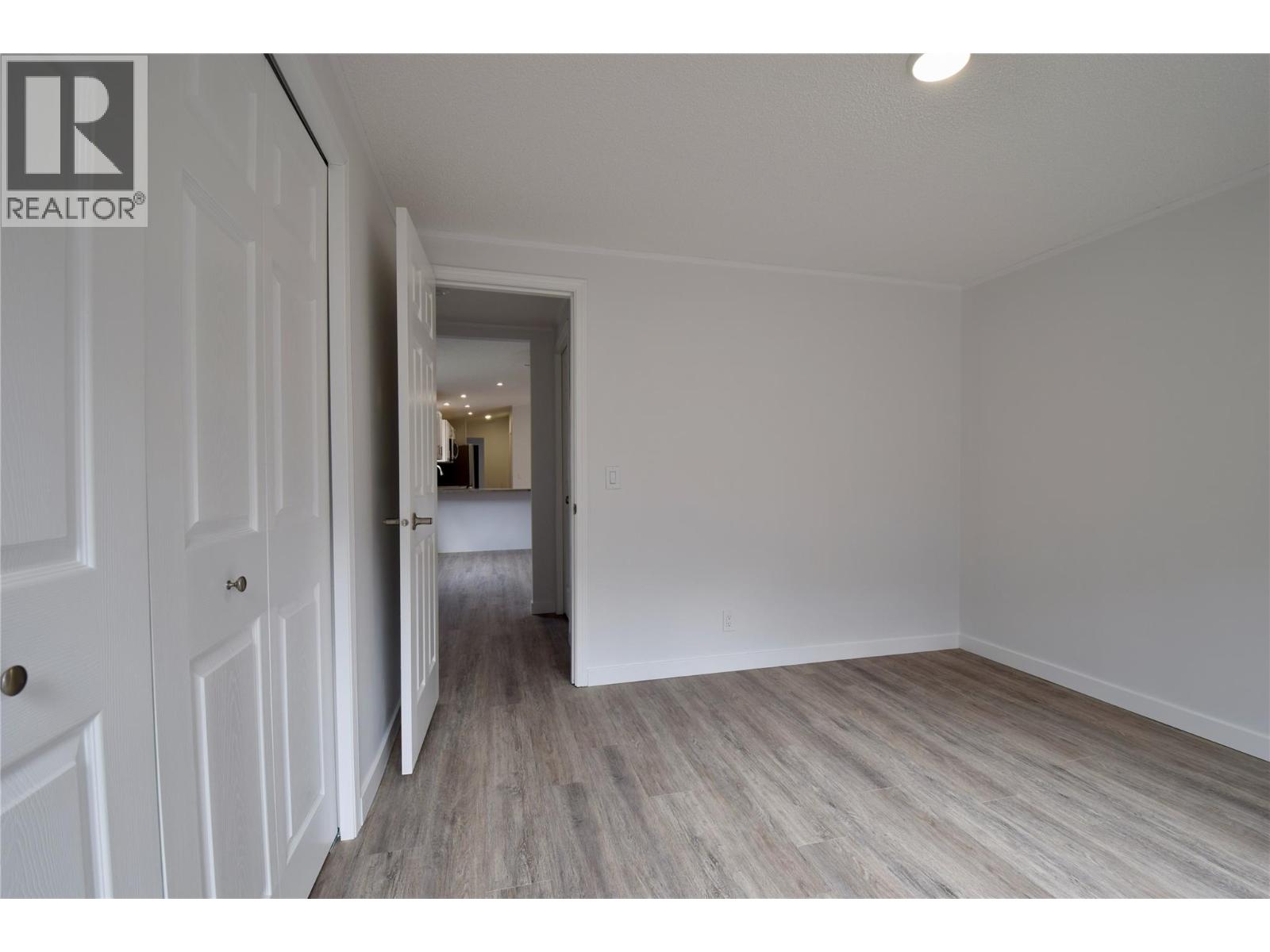 4029 Broadwater Road Unit# 2, Robson