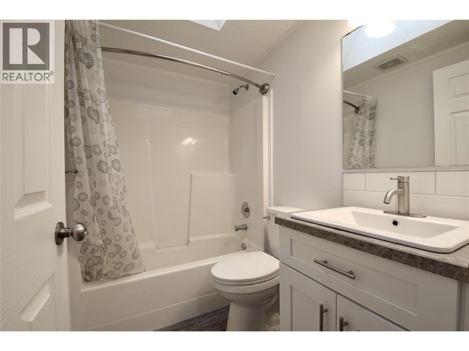 4029 Broadwater Road Unit# 2, Robson