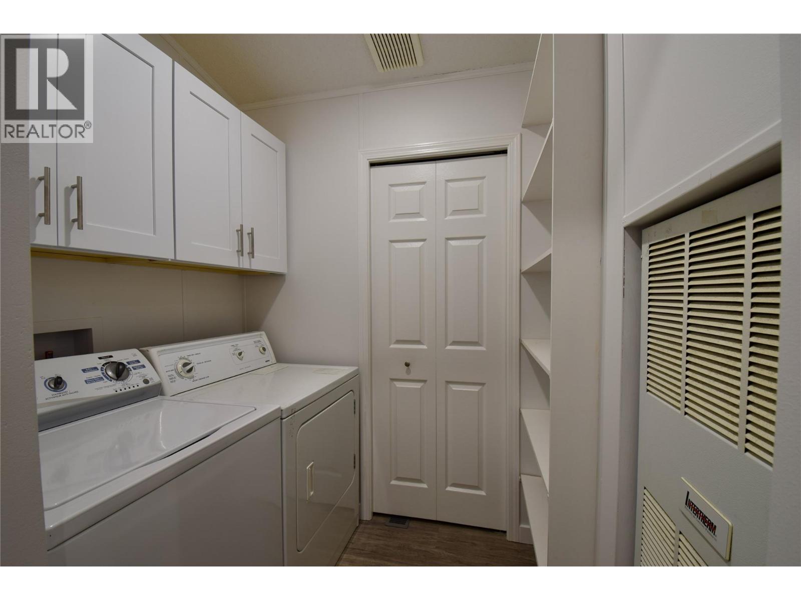 4029 Broadwater Road Unit# 2, Robson