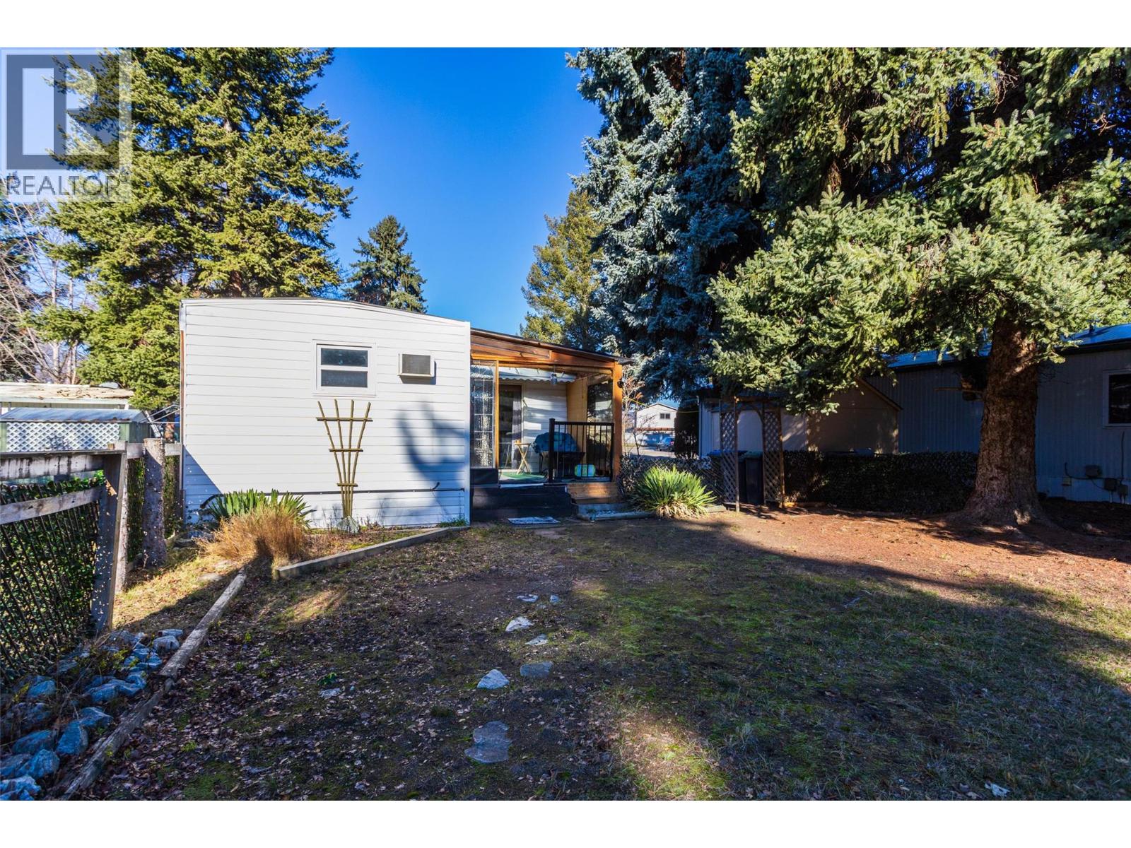 #26 3535 Casorso Road - 25