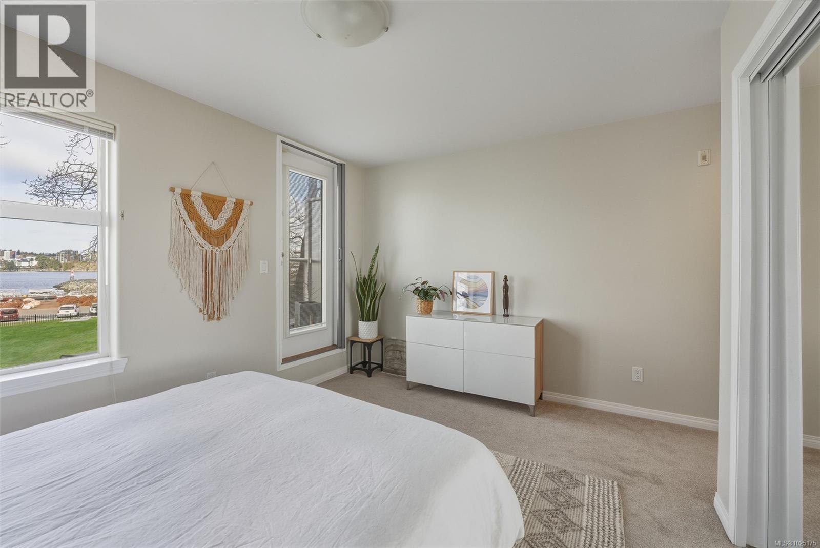 13 60 Dallas Road, Victoria