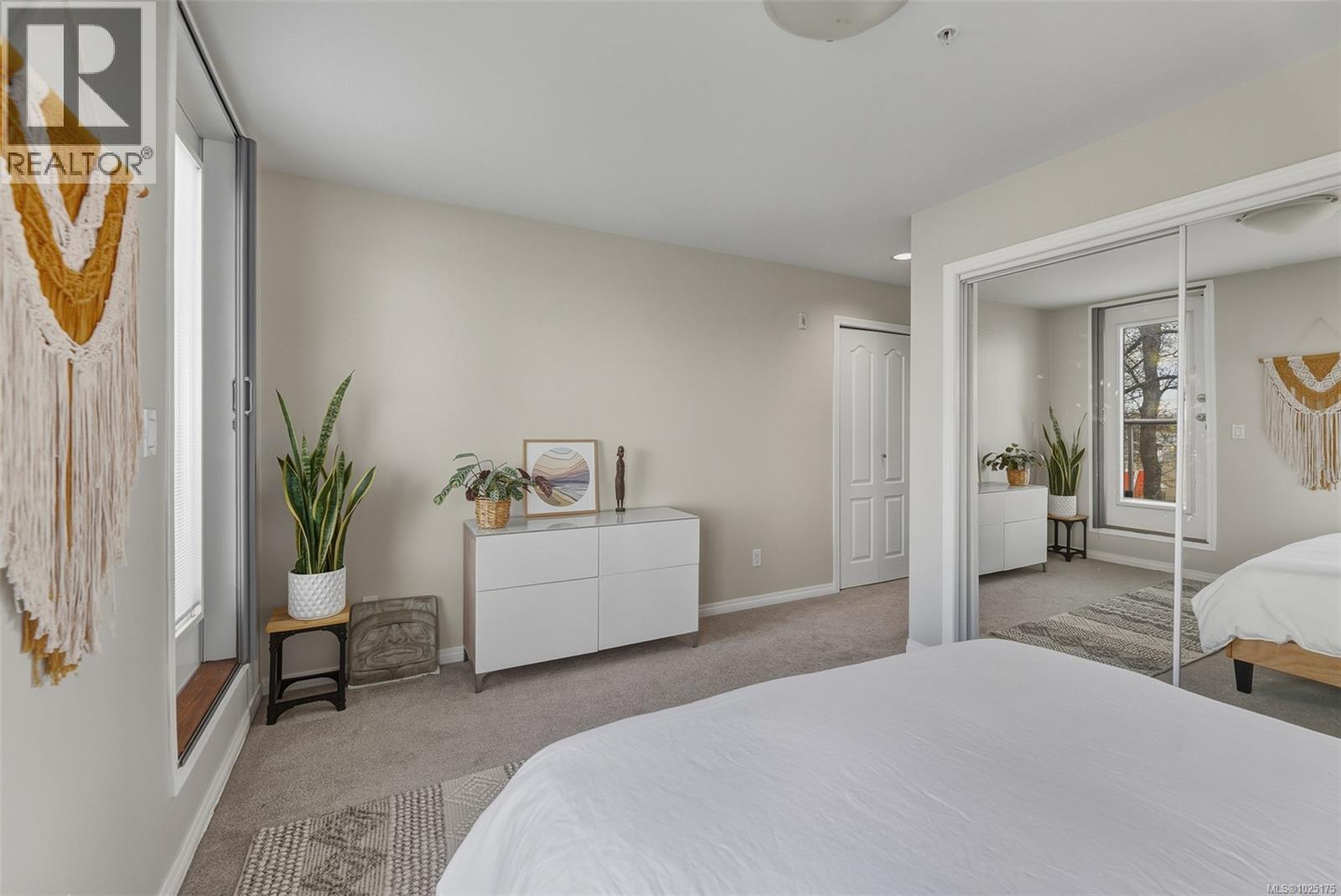 13 60 Dallas Road, Victoria