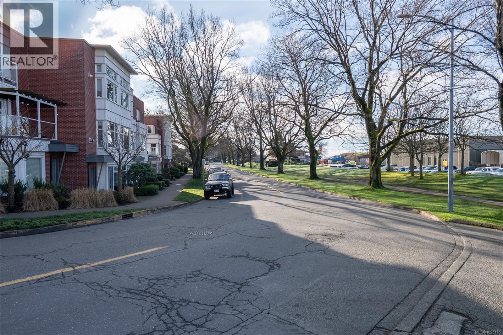 13 60 Dallas Road, Victoria