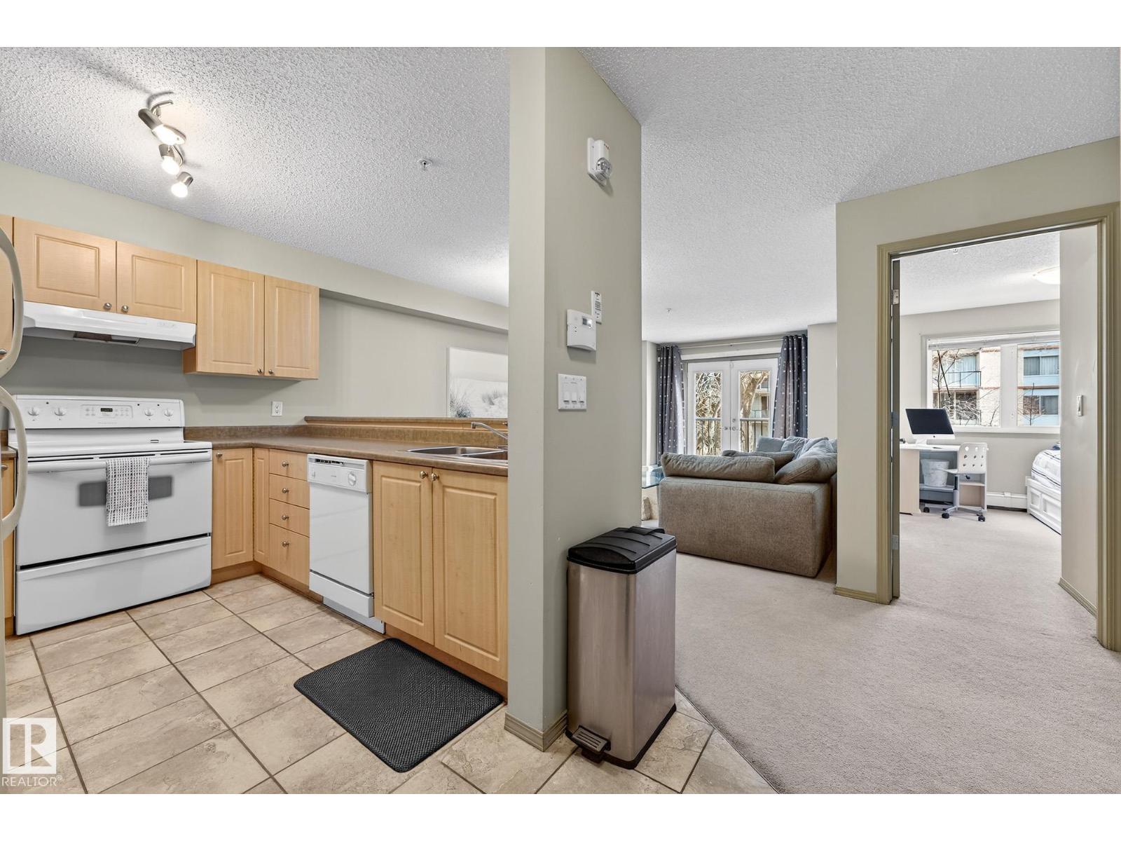 #108 10403 98 AV NW - 4