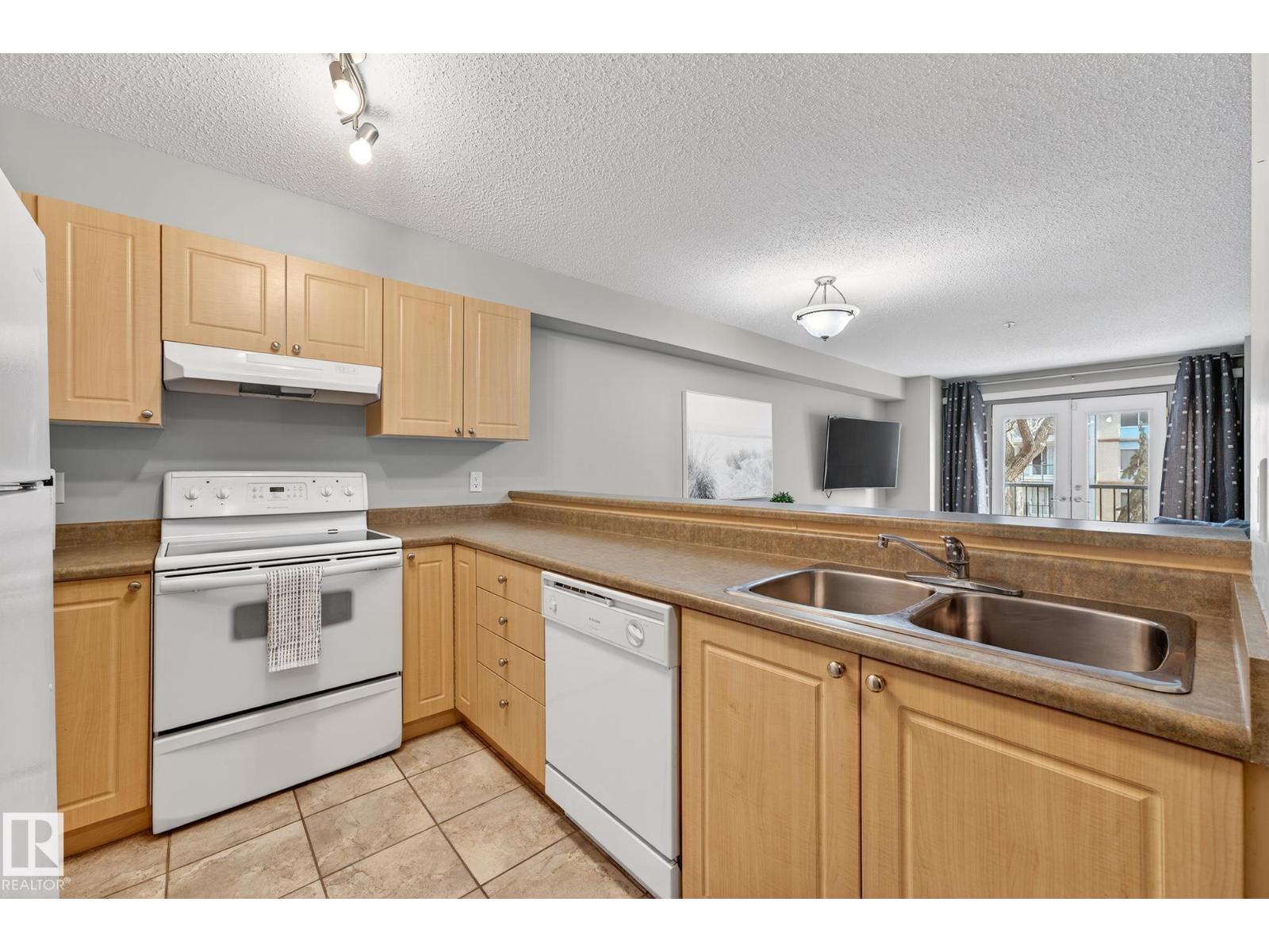 #108 10403 98 AV NW - 7