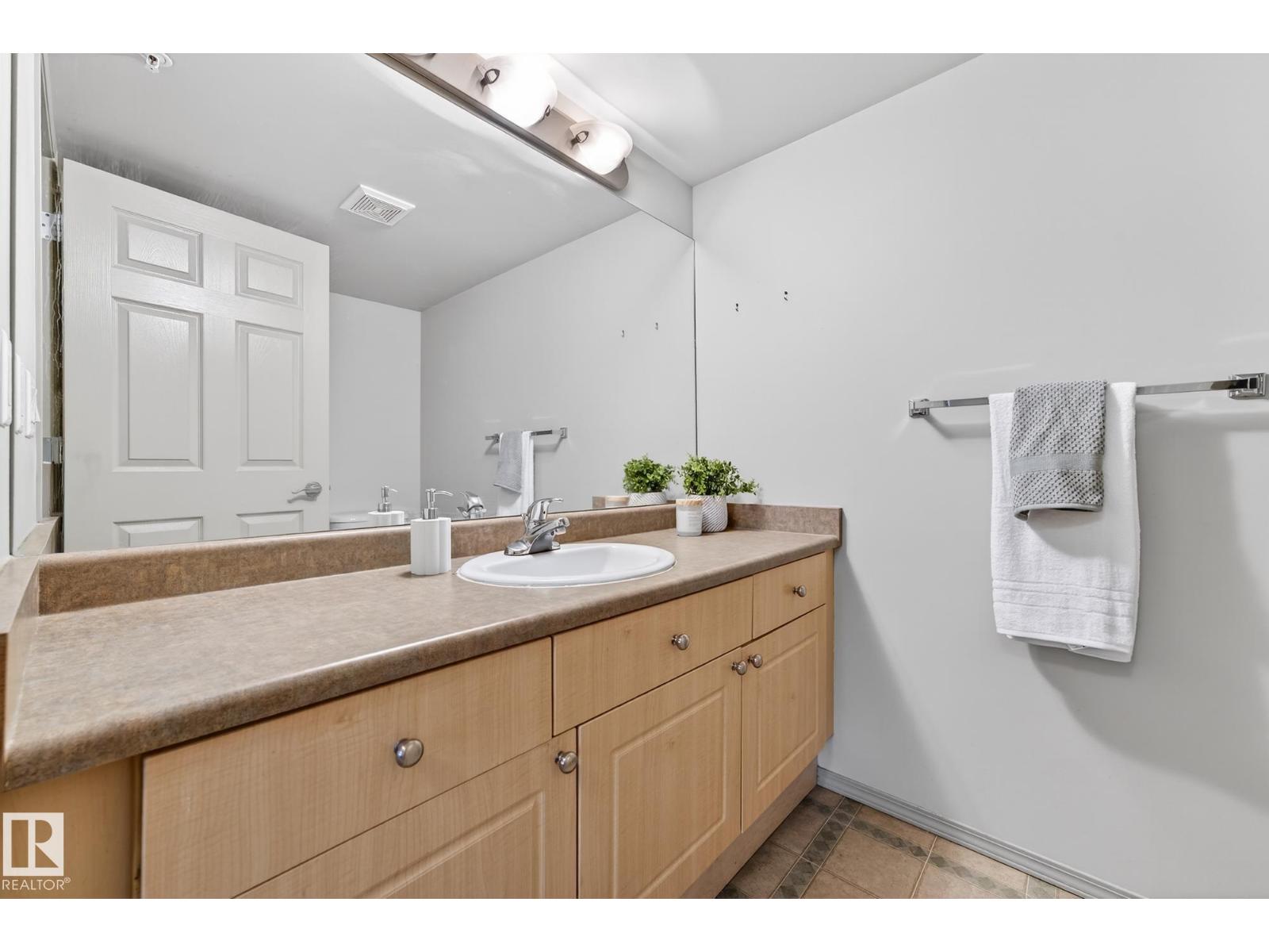#108 10403 98 AV NW - 21