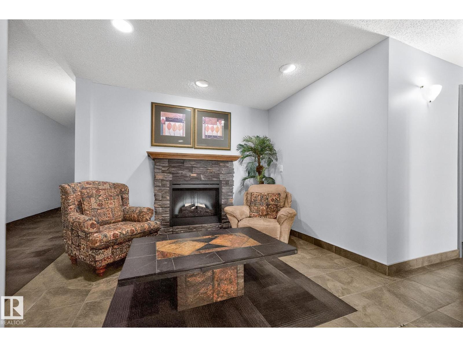 #108 10403 98 AV NW - 33