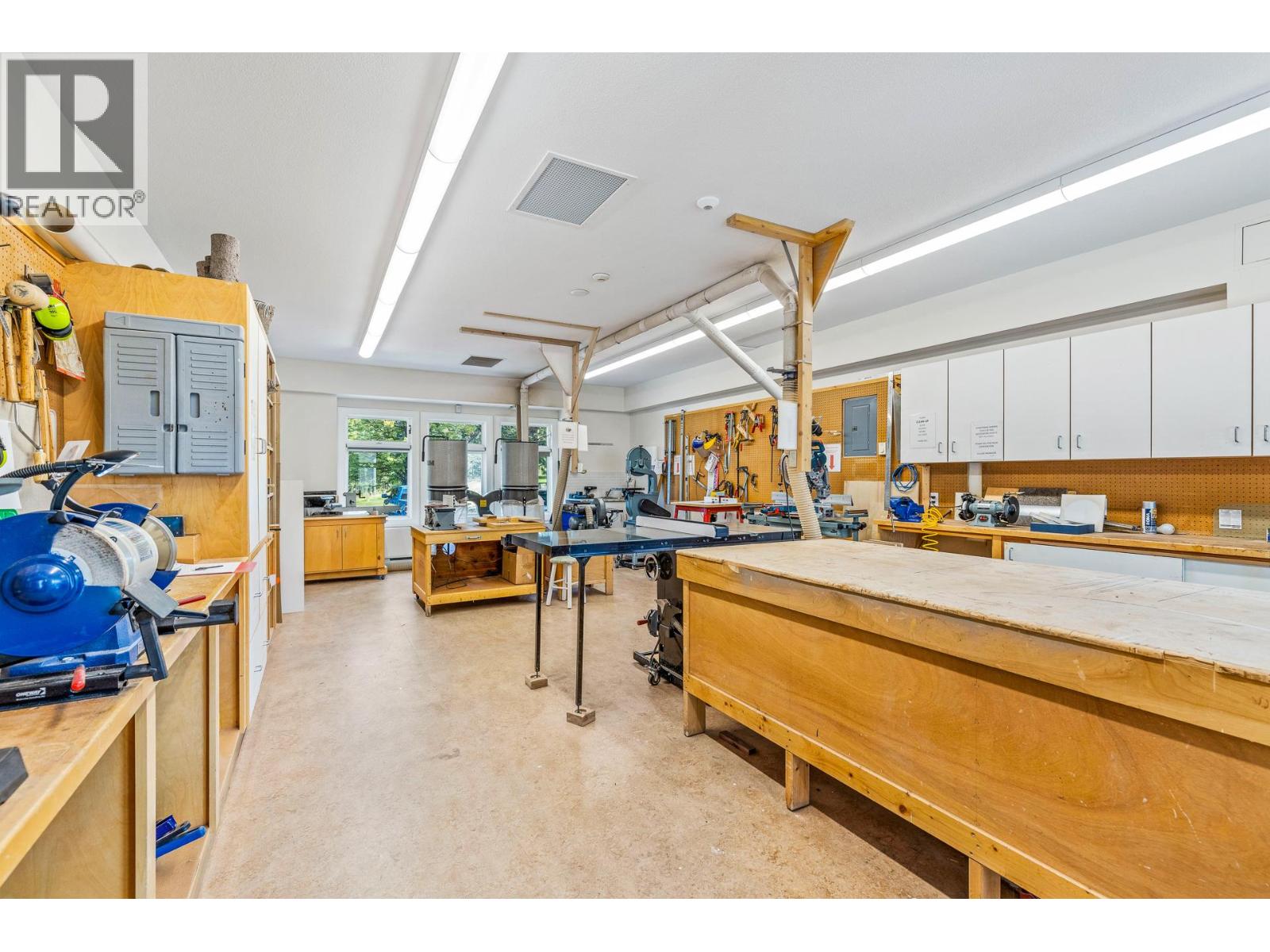 3917 Gallaghers Circle, Kelowna