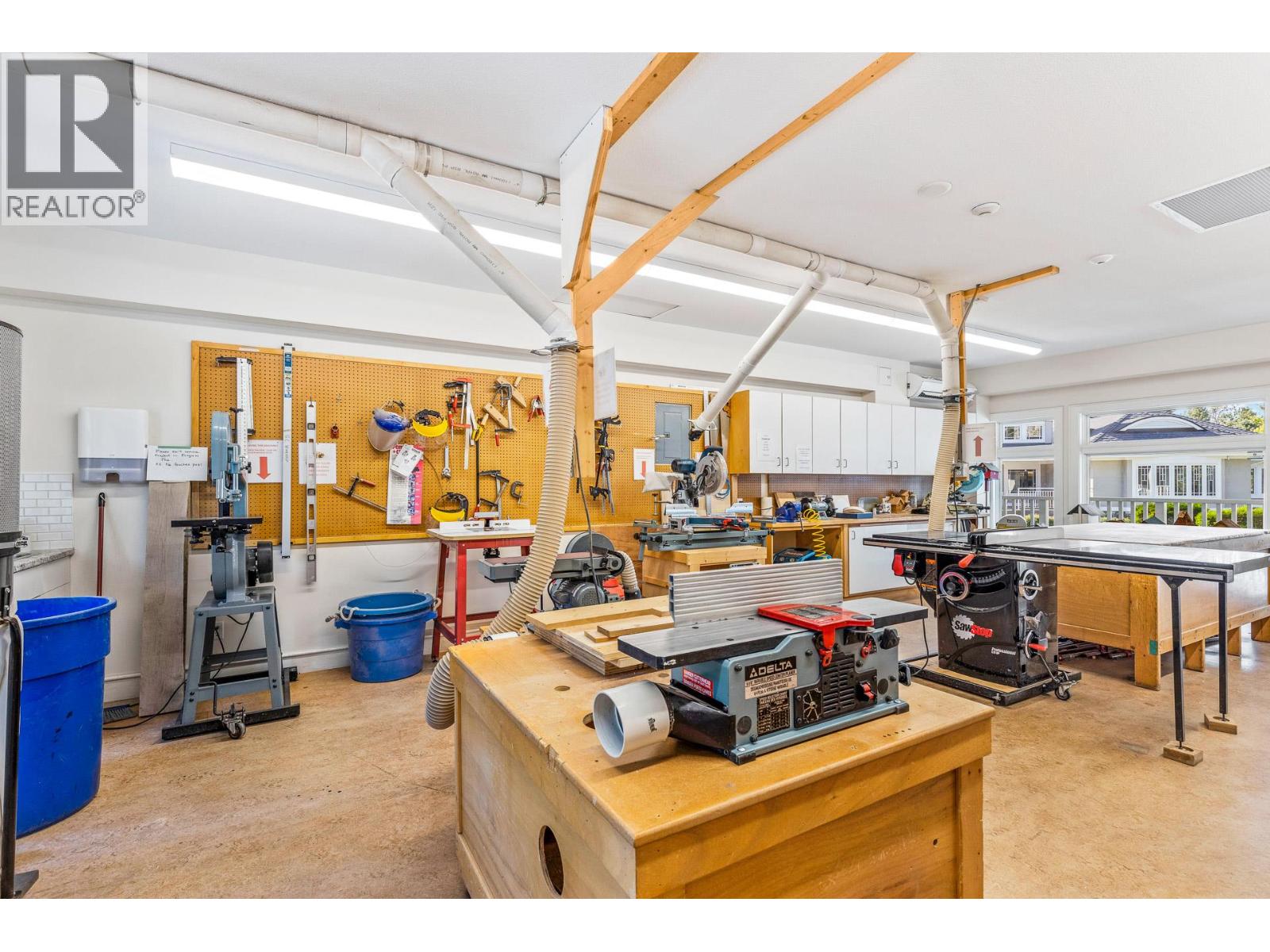 3917 Gallaghers Circle, Kelowna