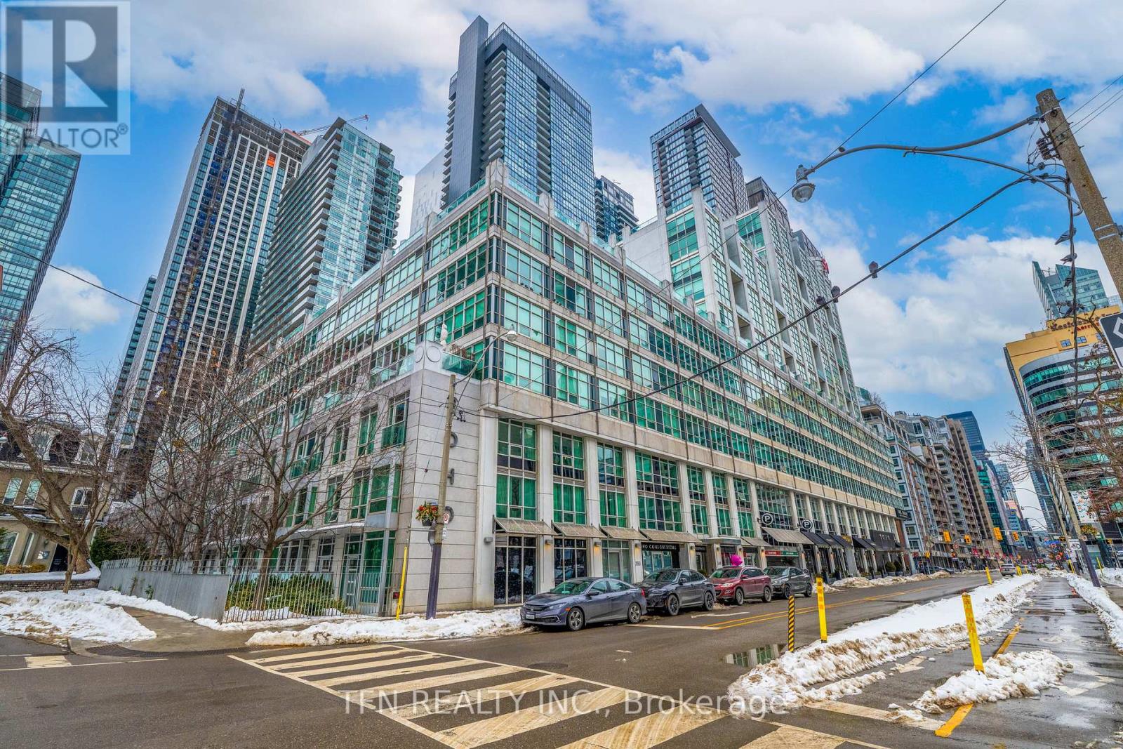 M22 - 350 WELLINGTON STREET W