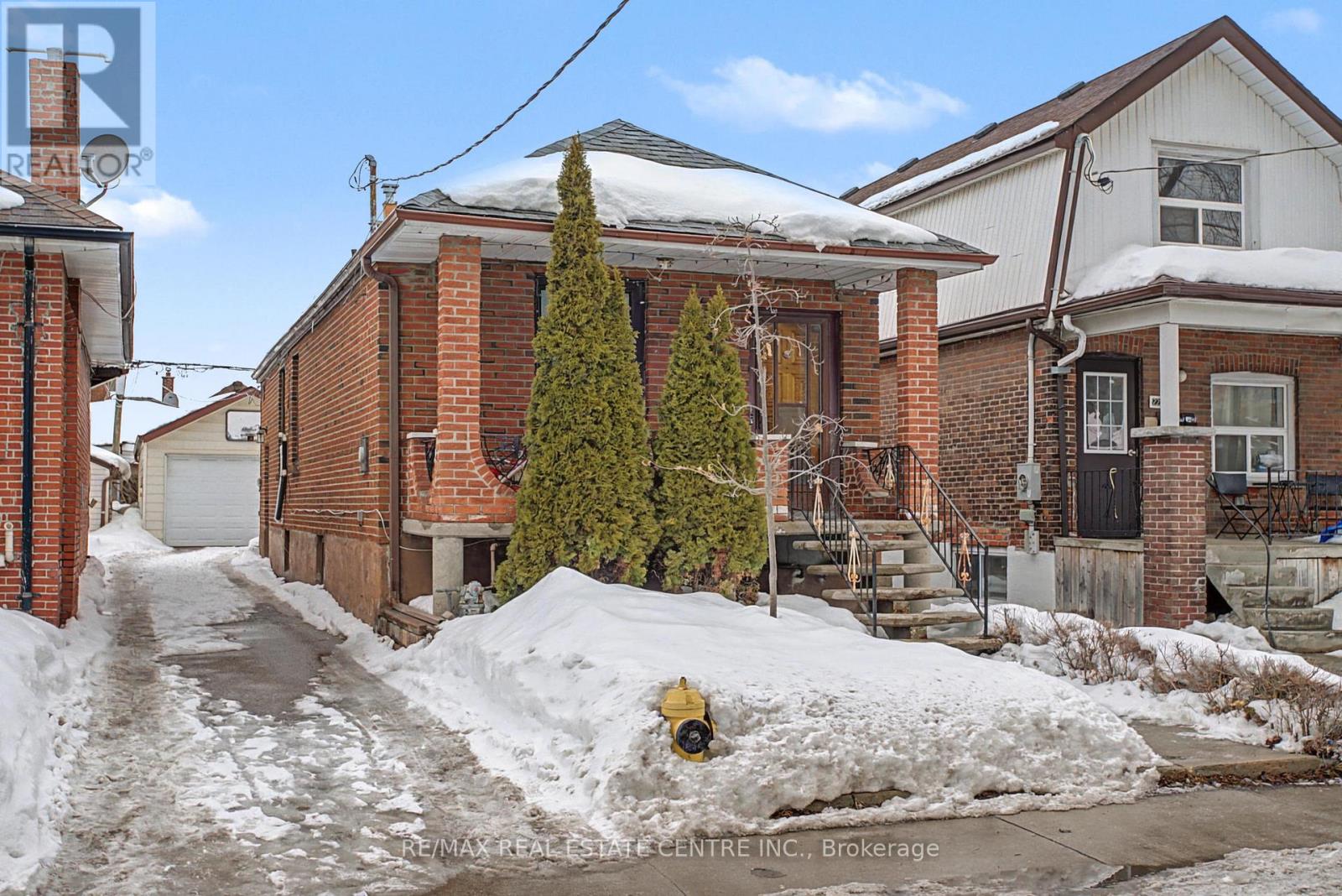 224 LIVINGSTONE AVENUE - Photo 2 of 25, Toronto (Briar Hill-Belgravia), Ontario
