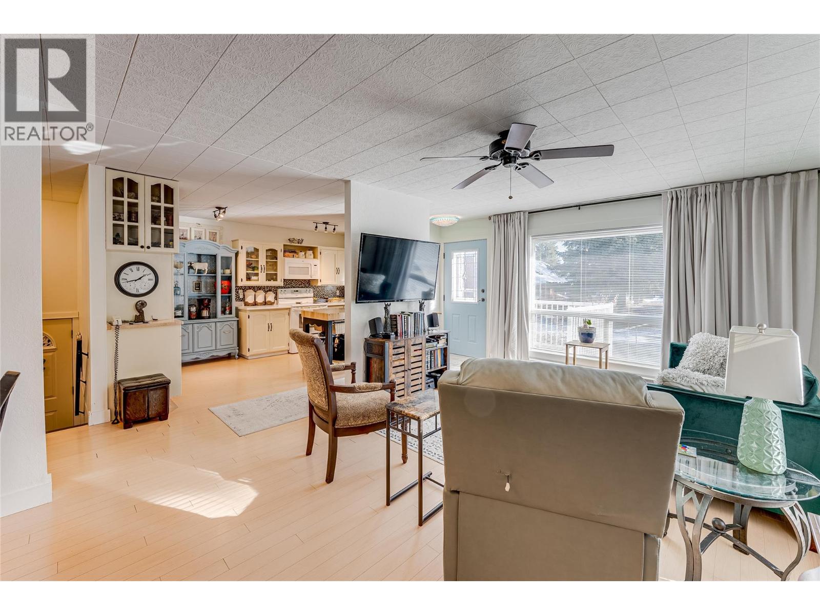 409 Hummingbird Avenue, Vernon