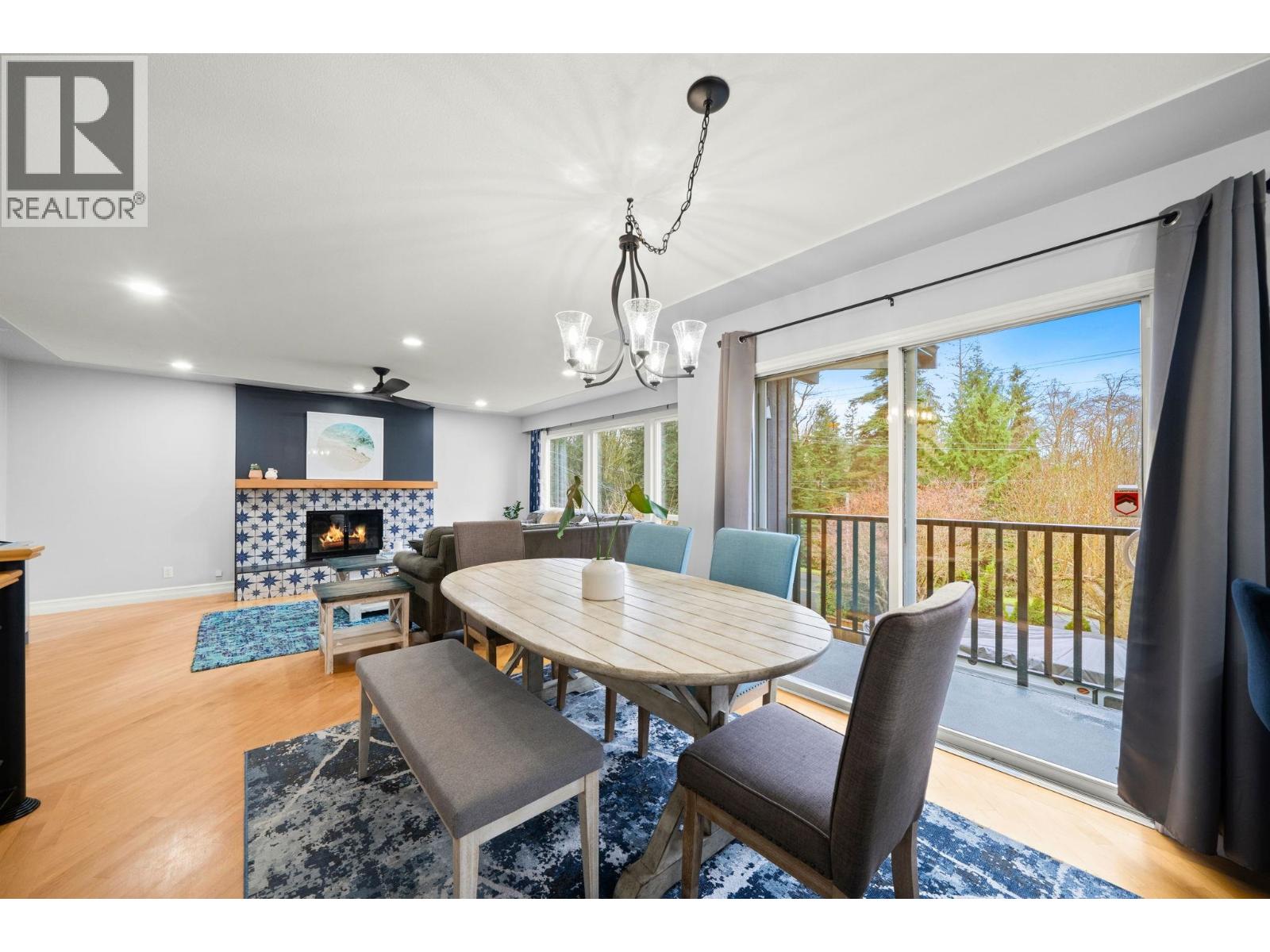 4174 DOLLARTON HIGHWAY, North Vancouver