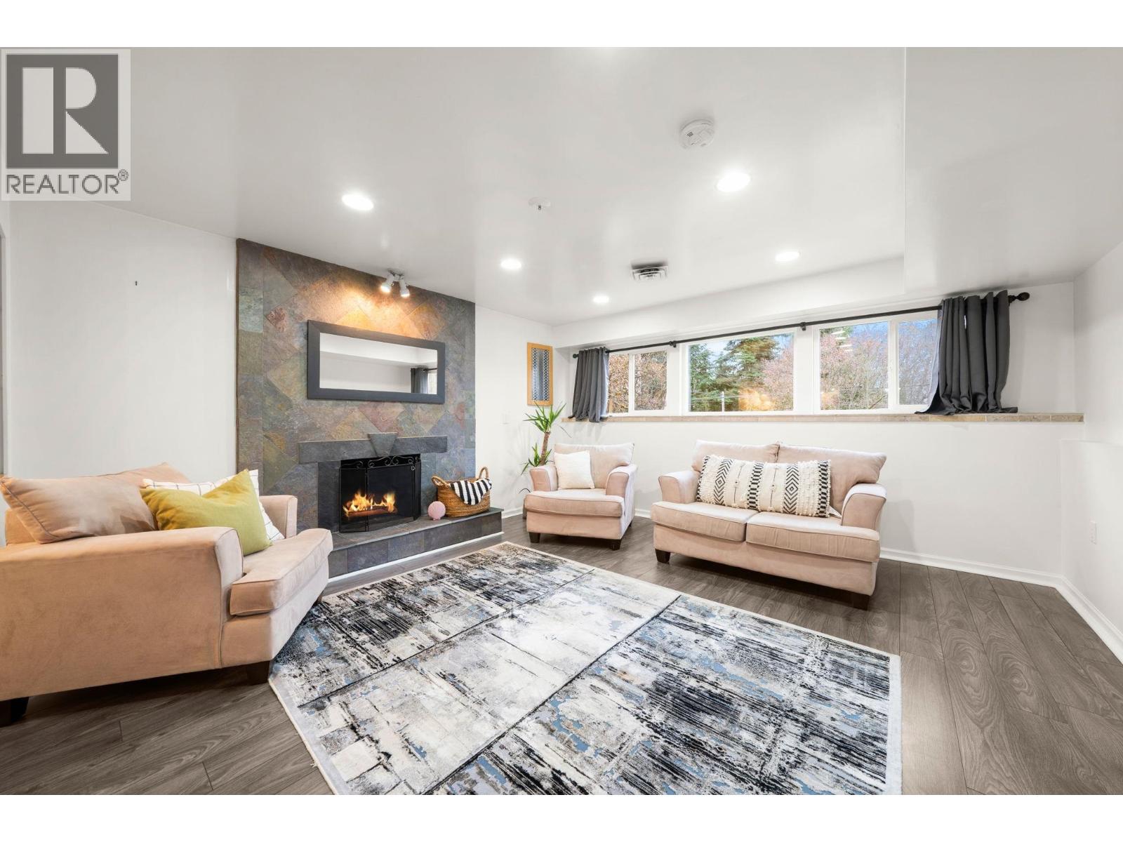 4174 DOLLARTON HIGHWAY, North Vancouver