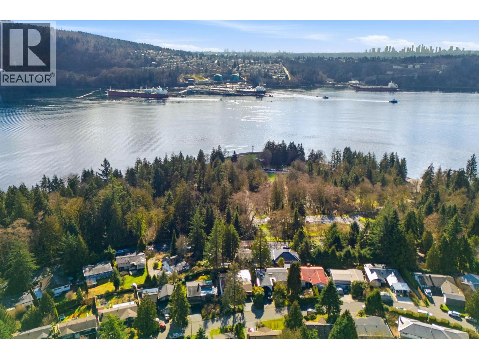 4174 DOLLARTON HIGHWAY, North Vancouver