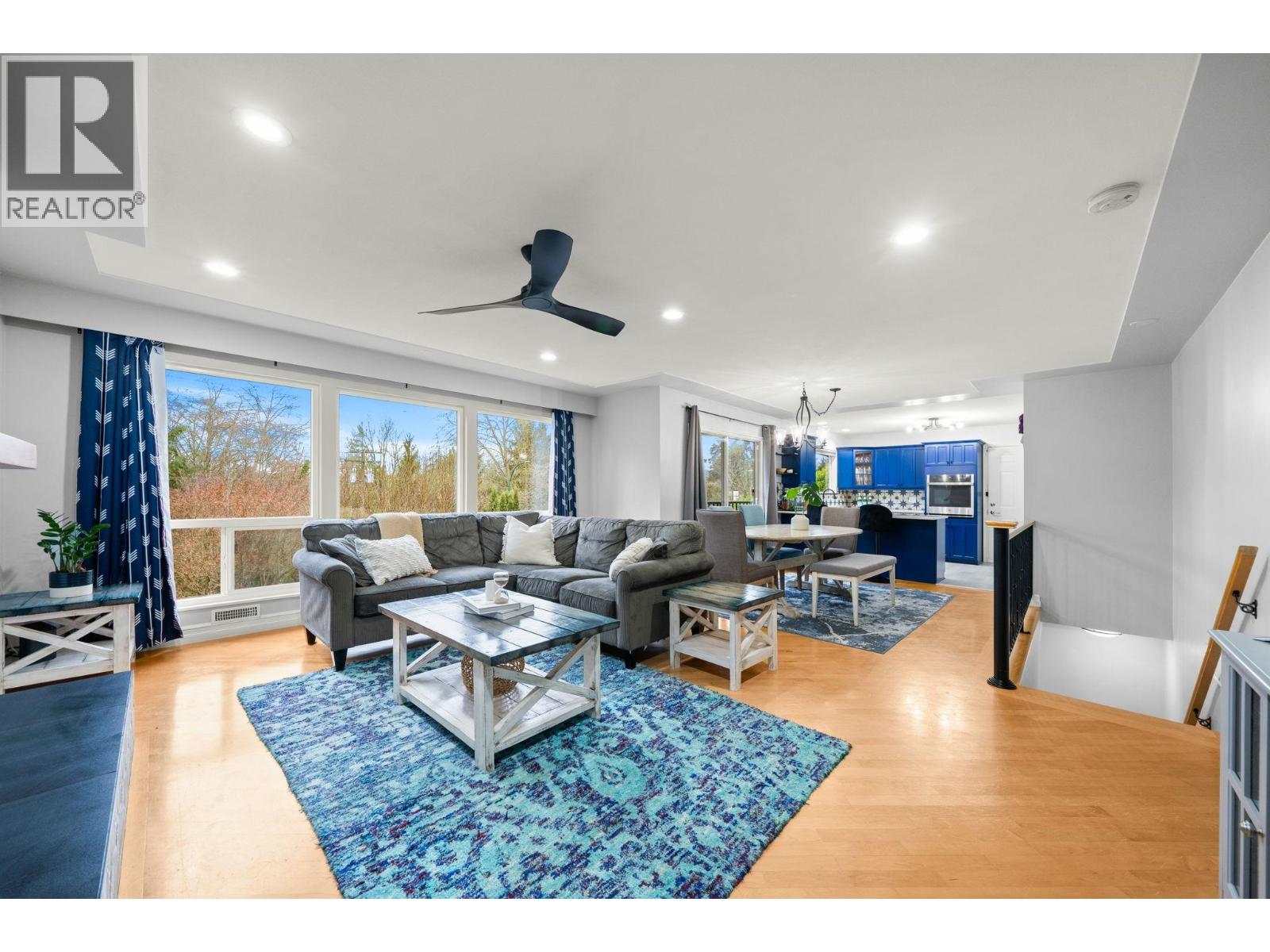 4174 DOLLARTON HIGHWAY, North Vancouver