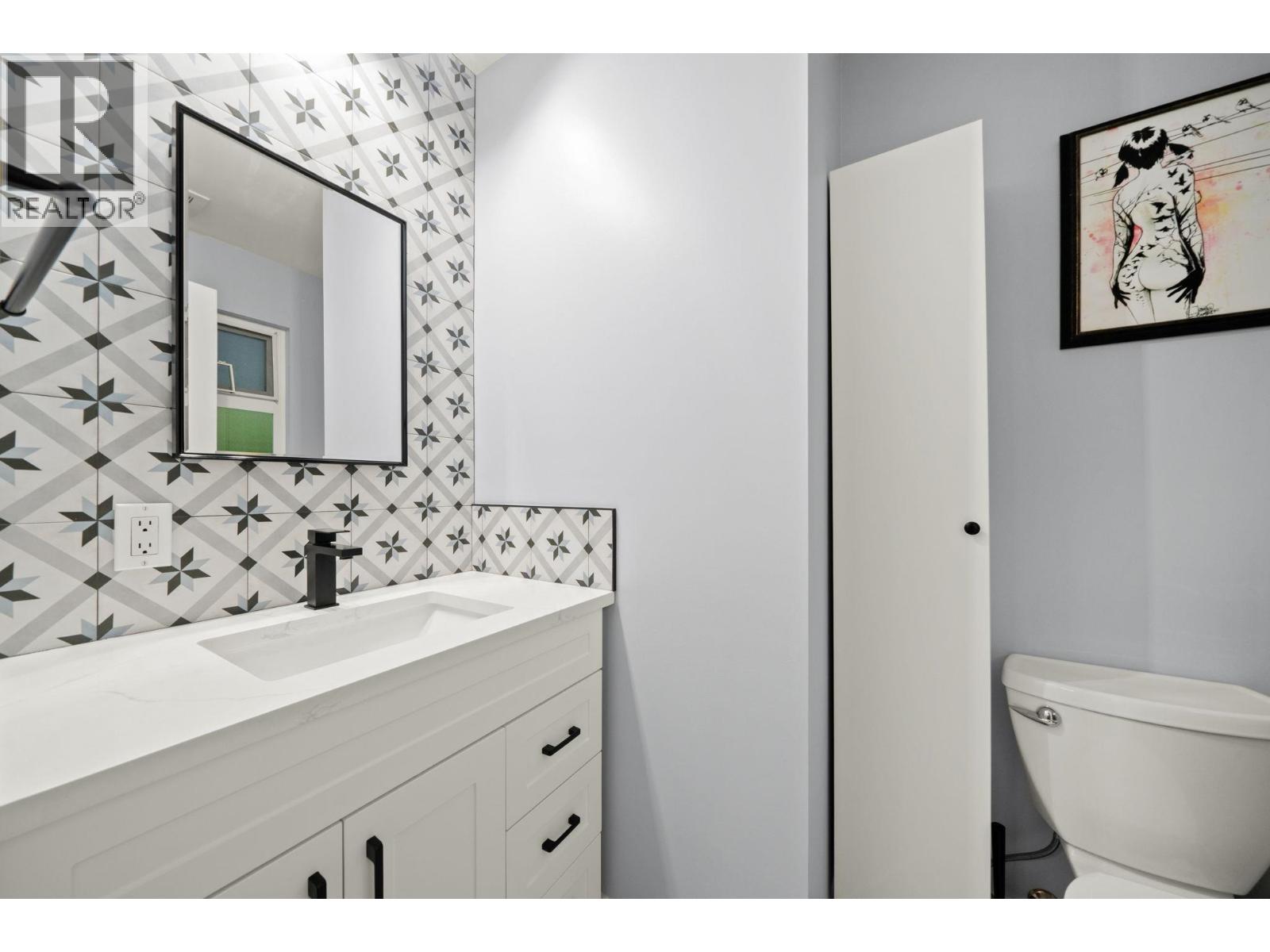 4174 DOLLARTON HIGHWAY, North Vancouver