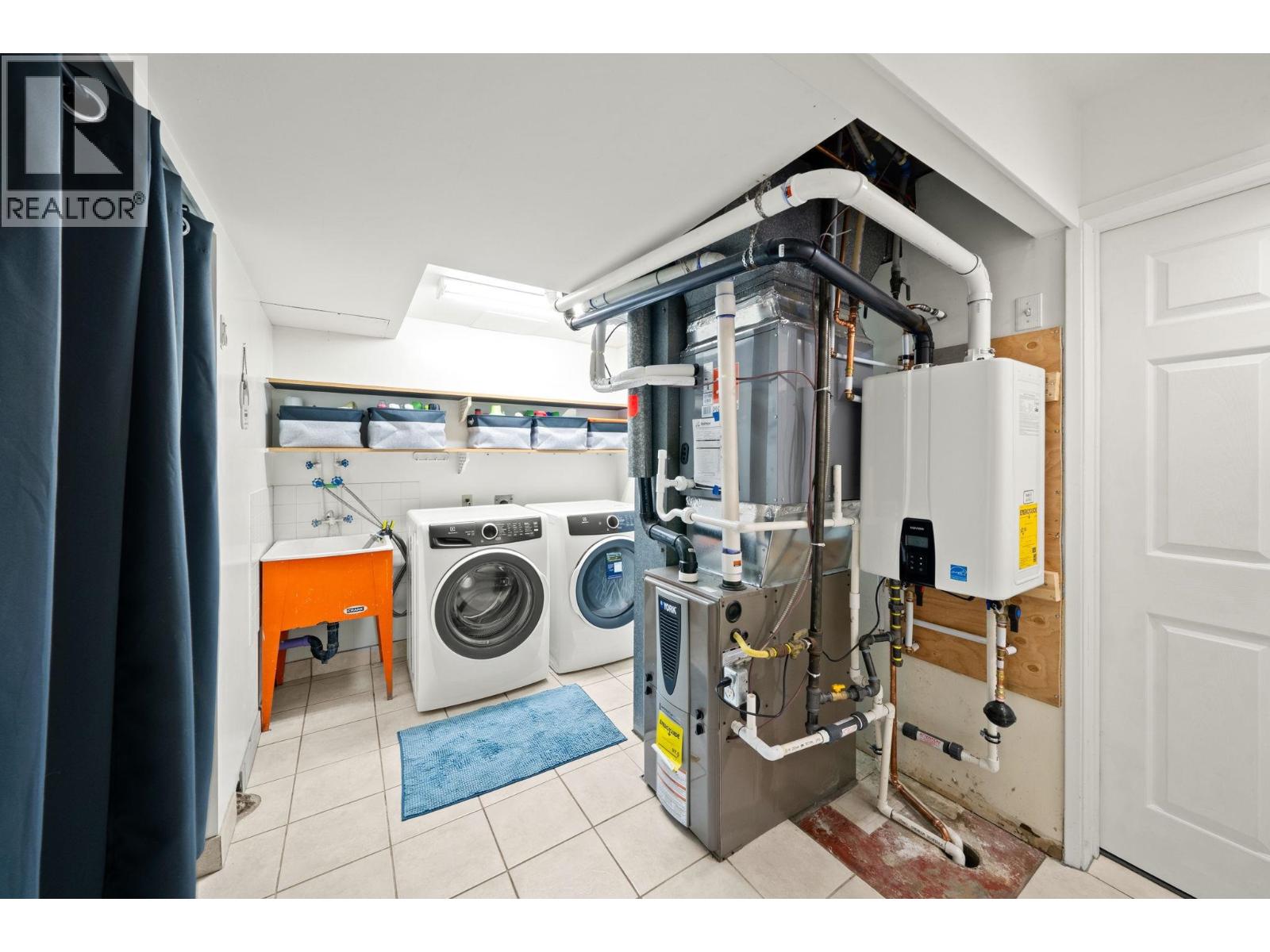 4174 DOLLARTON HIGHWAY, North Vancouver