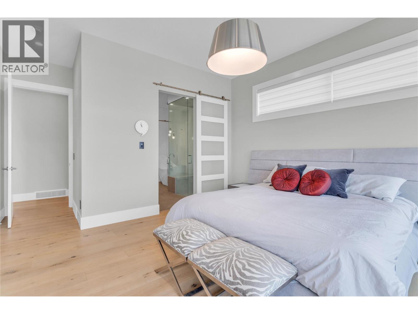  1050 Ledgeview Court, Kelowna