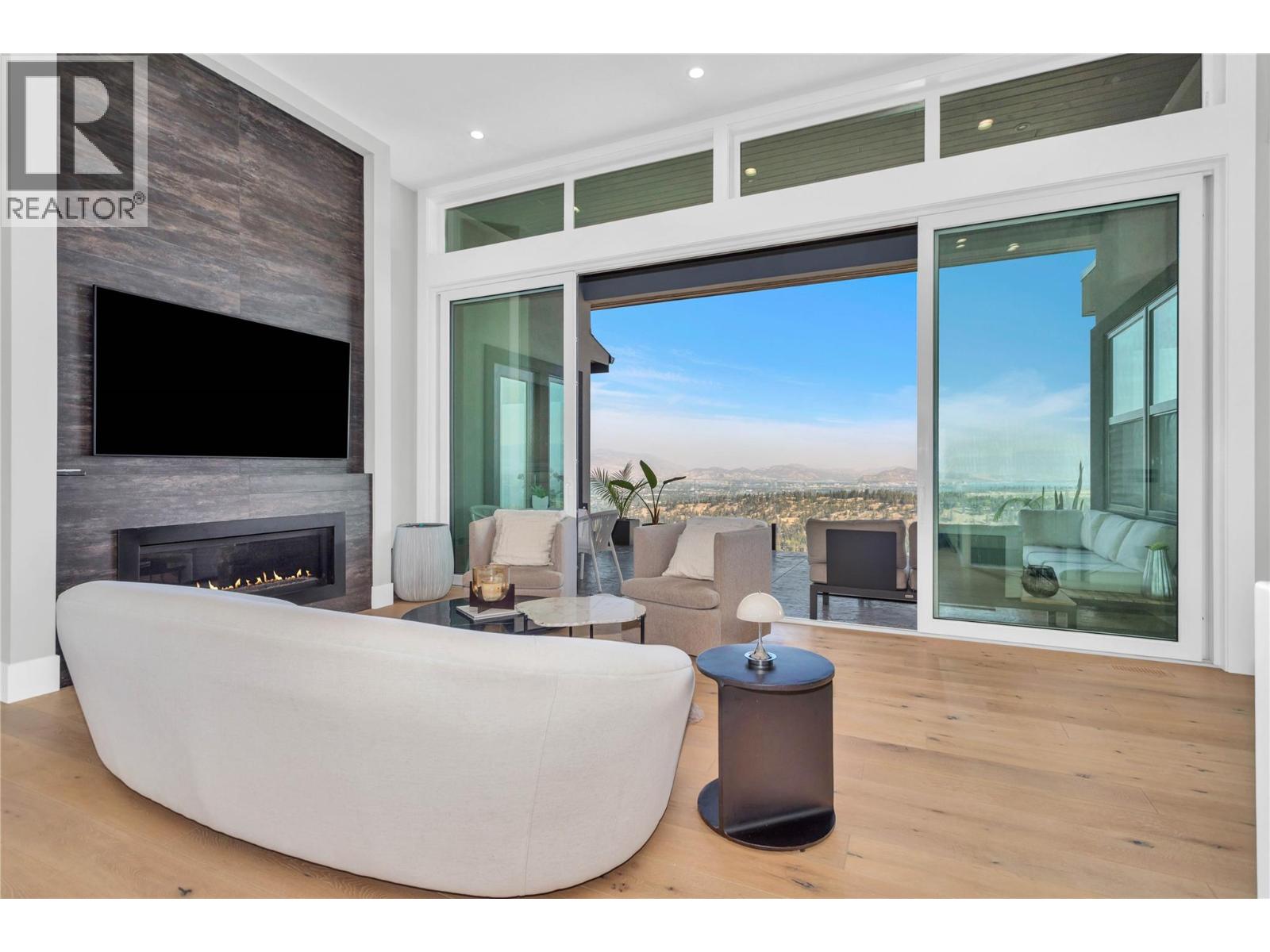  1050 Ledgeview Court, Kelowna