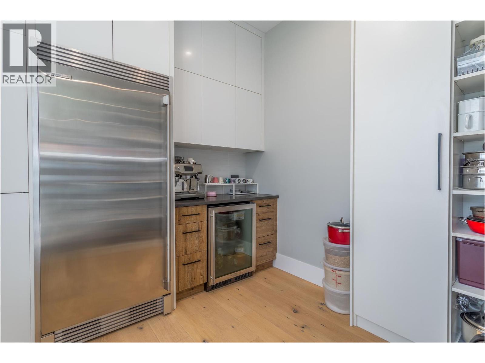  1050 Ledgeview Court, Kelowna