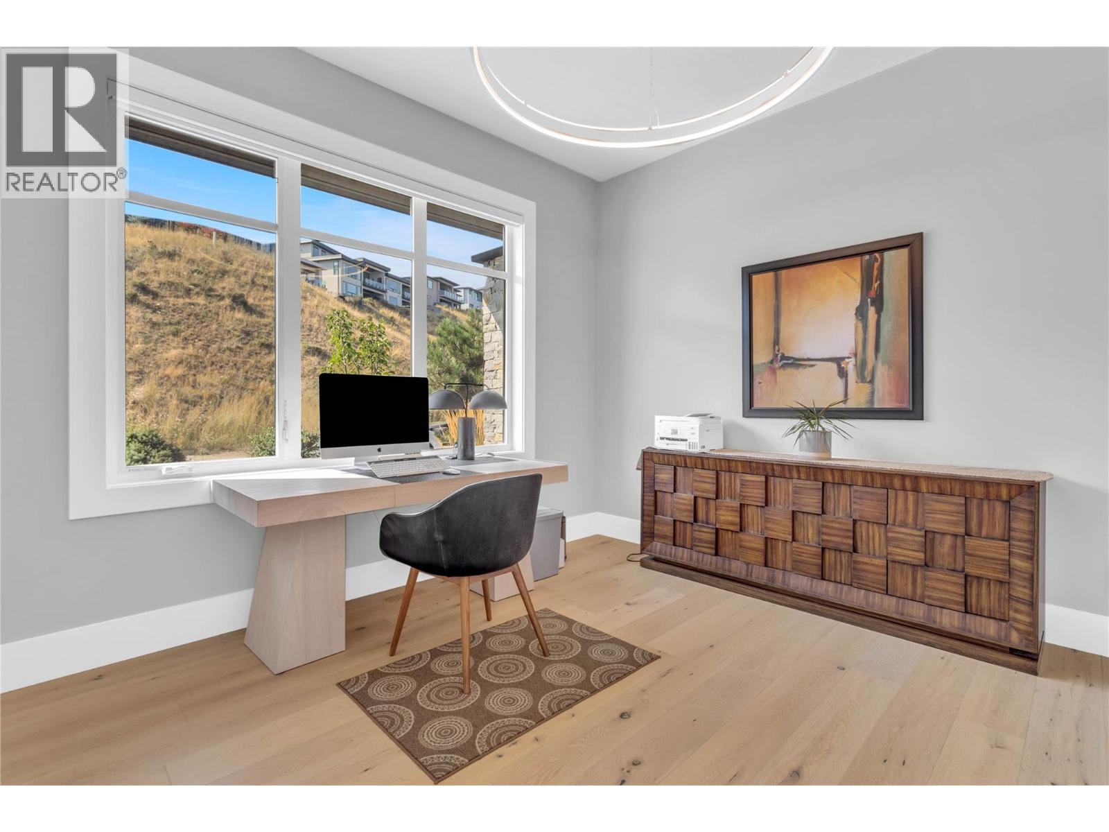  1050 Ledgeview Court, Kelowna