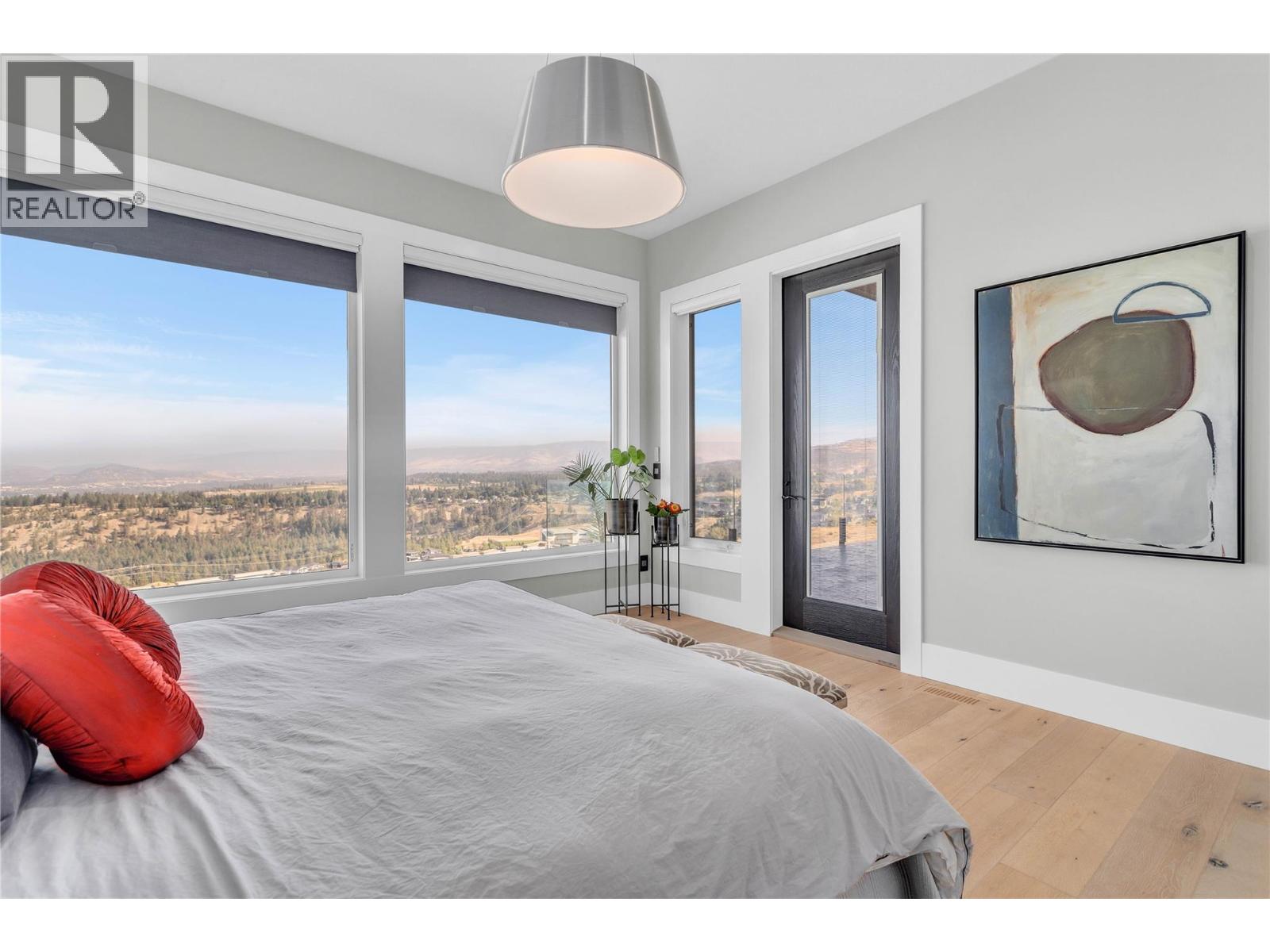  1050 Ledgeview Court, Kelowna