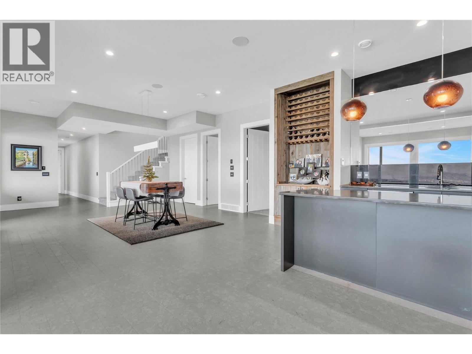  1050 Ledgeview Court, Kelowna