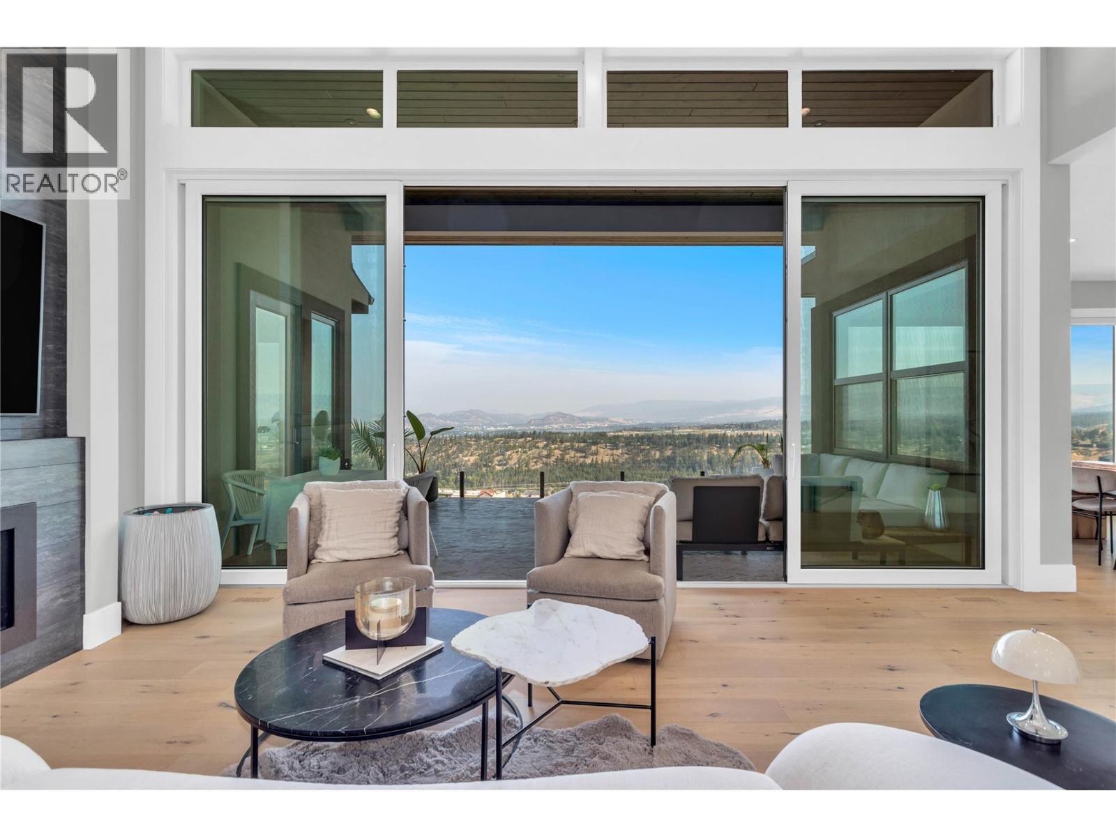  1050 Ledgeview Court, Kelowna