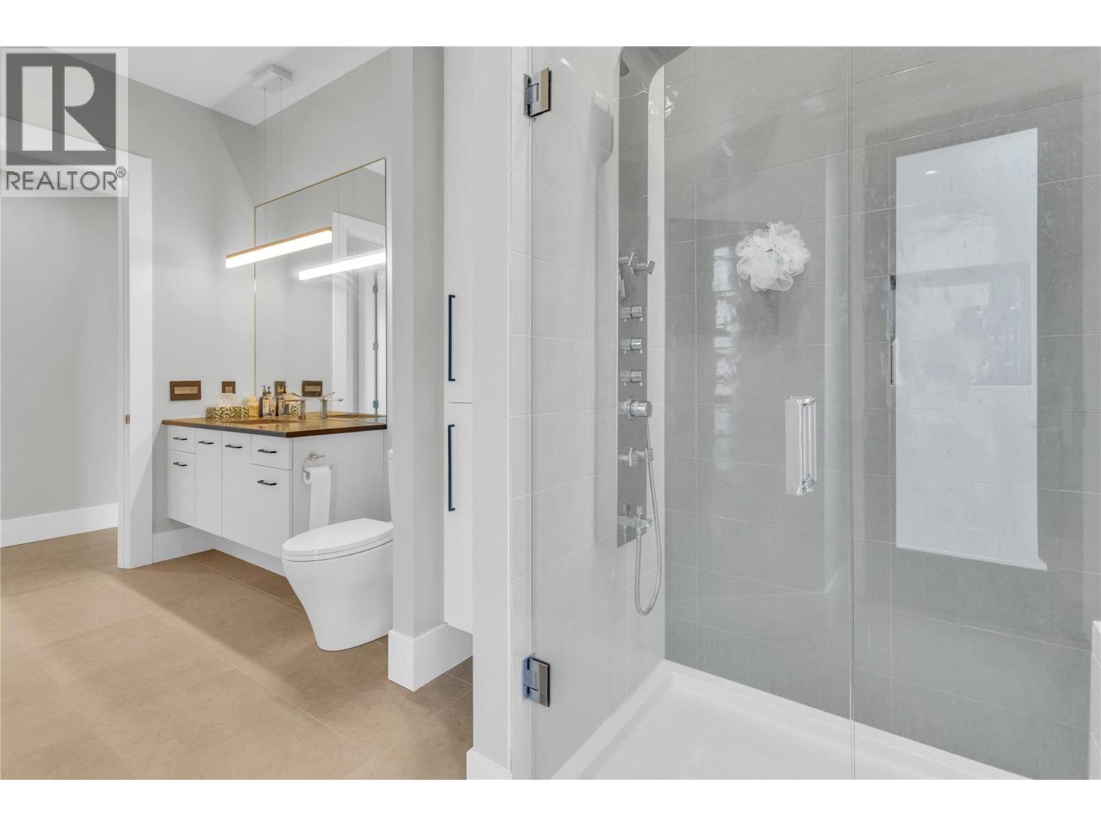  1050 Ledgeview Court, Kelowna