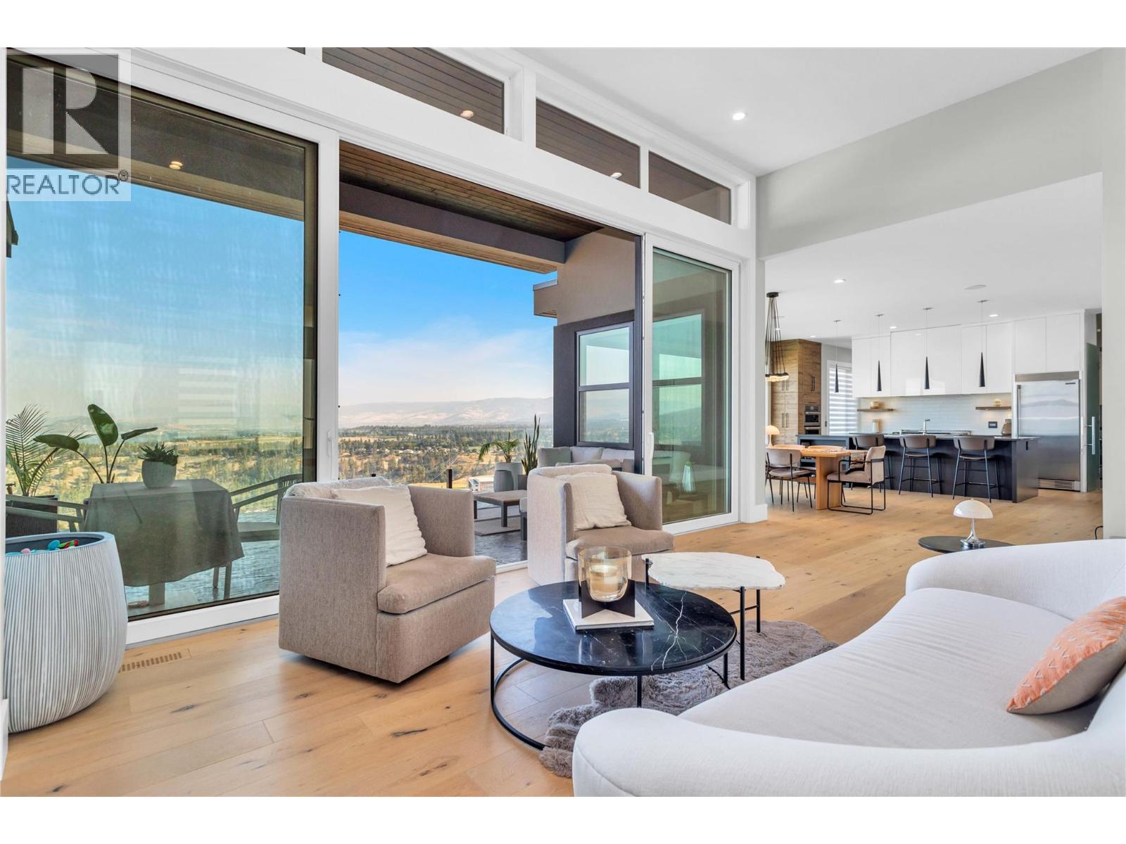  1050 Ledgeview Court, Kelowna