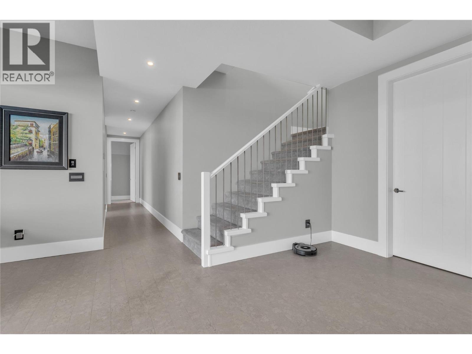  1050 Ledgeview Court, Kelowna