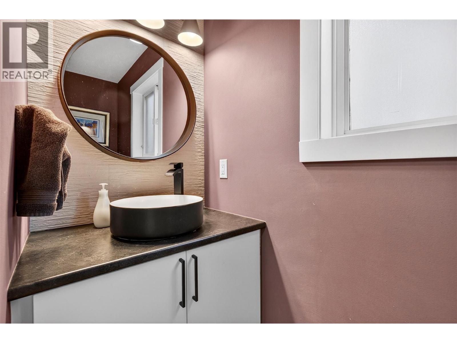 109 2220 Shannon Ridge Drive, West Kelowna