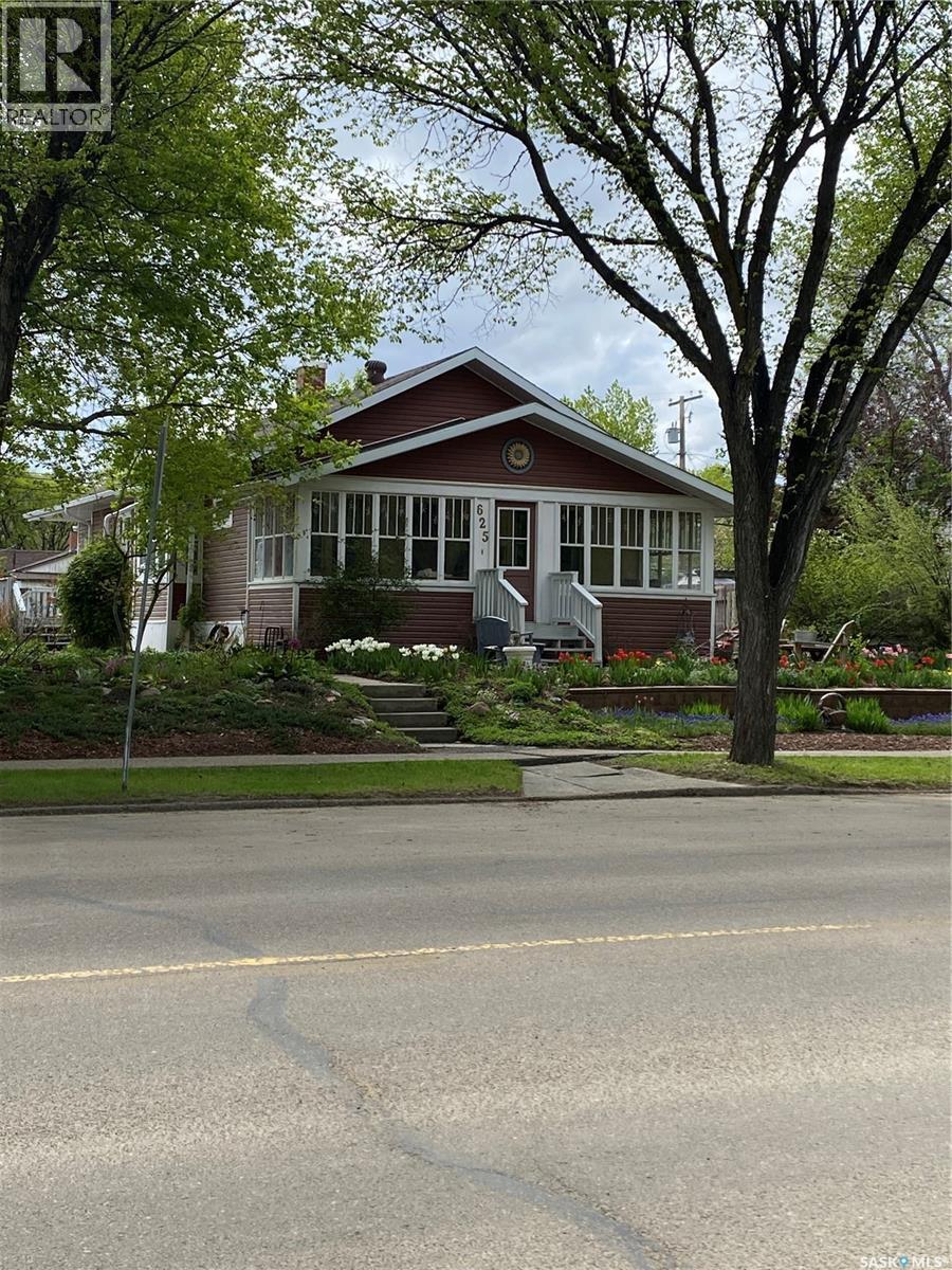 625 Centre STREET - 1