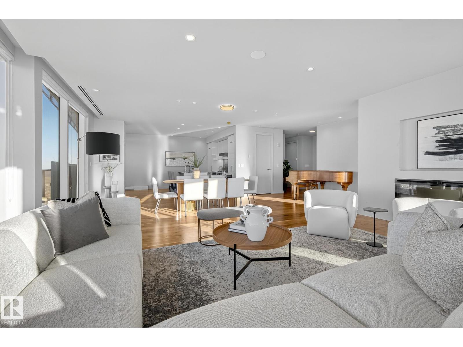 #4704 10360 102 ST NW, Edmonton