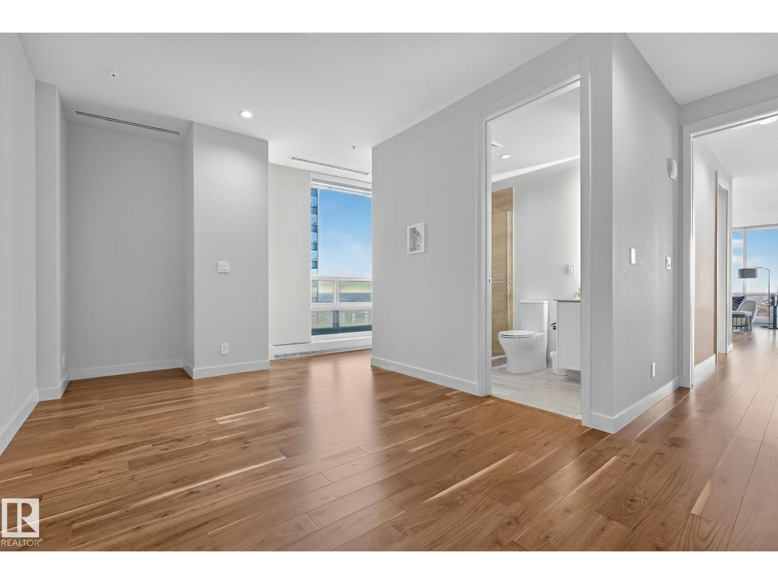 #4704 10360 102 ST NW, Edmonton