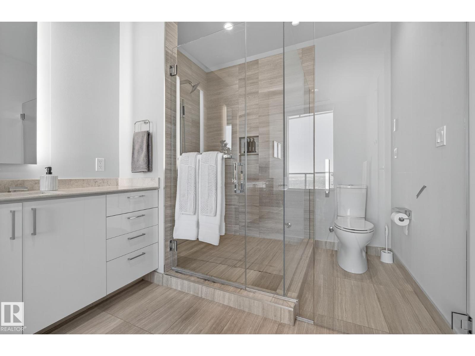 #4704 10360 102 ST NW, Edmonton