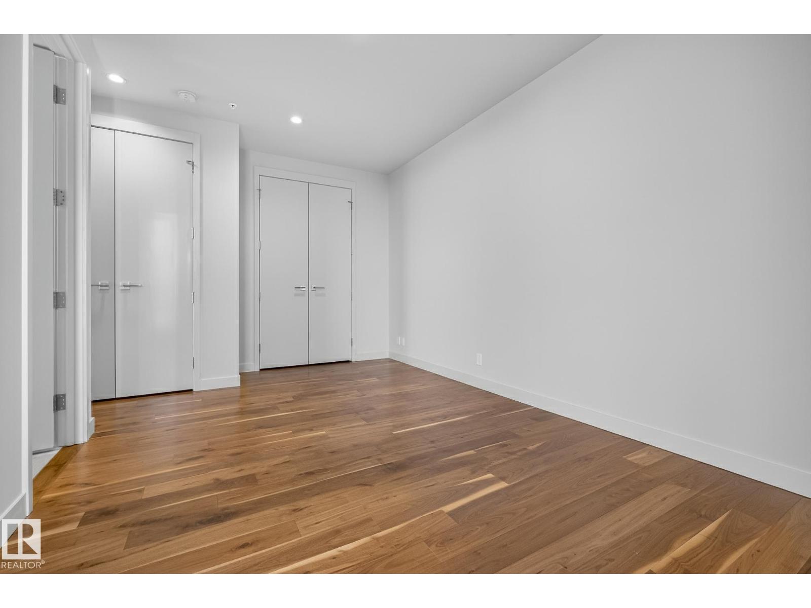 #4704 10360 102 ST NW, Edmonton