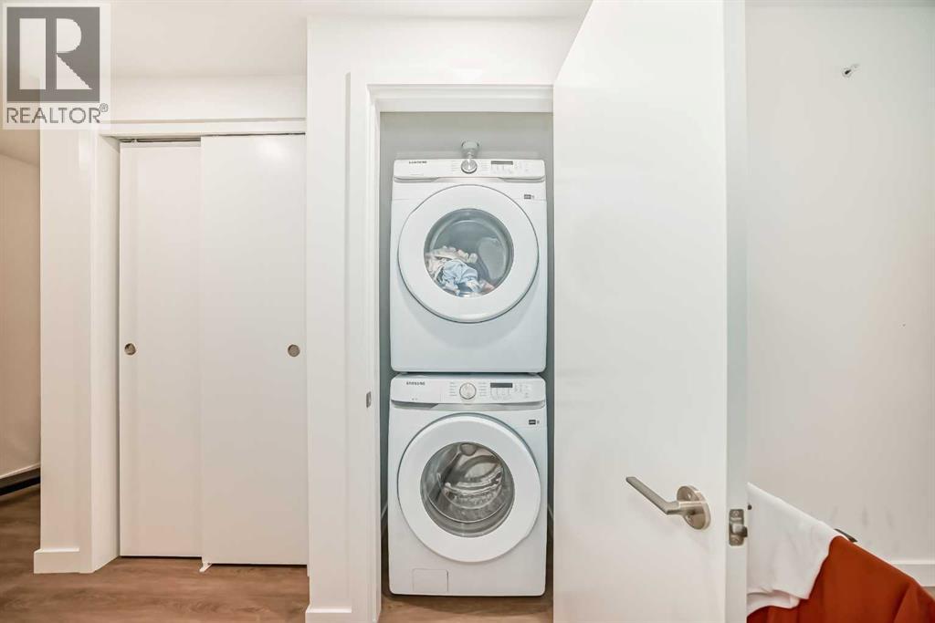 Single Family House for Sale in    Avenue Eau Claire Calgary 