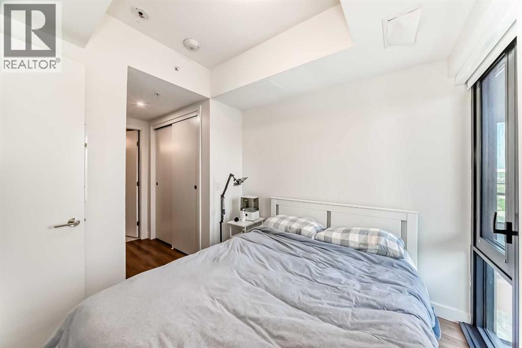 Single Family House for Sale in    Avenue Eau Claire Calgary 