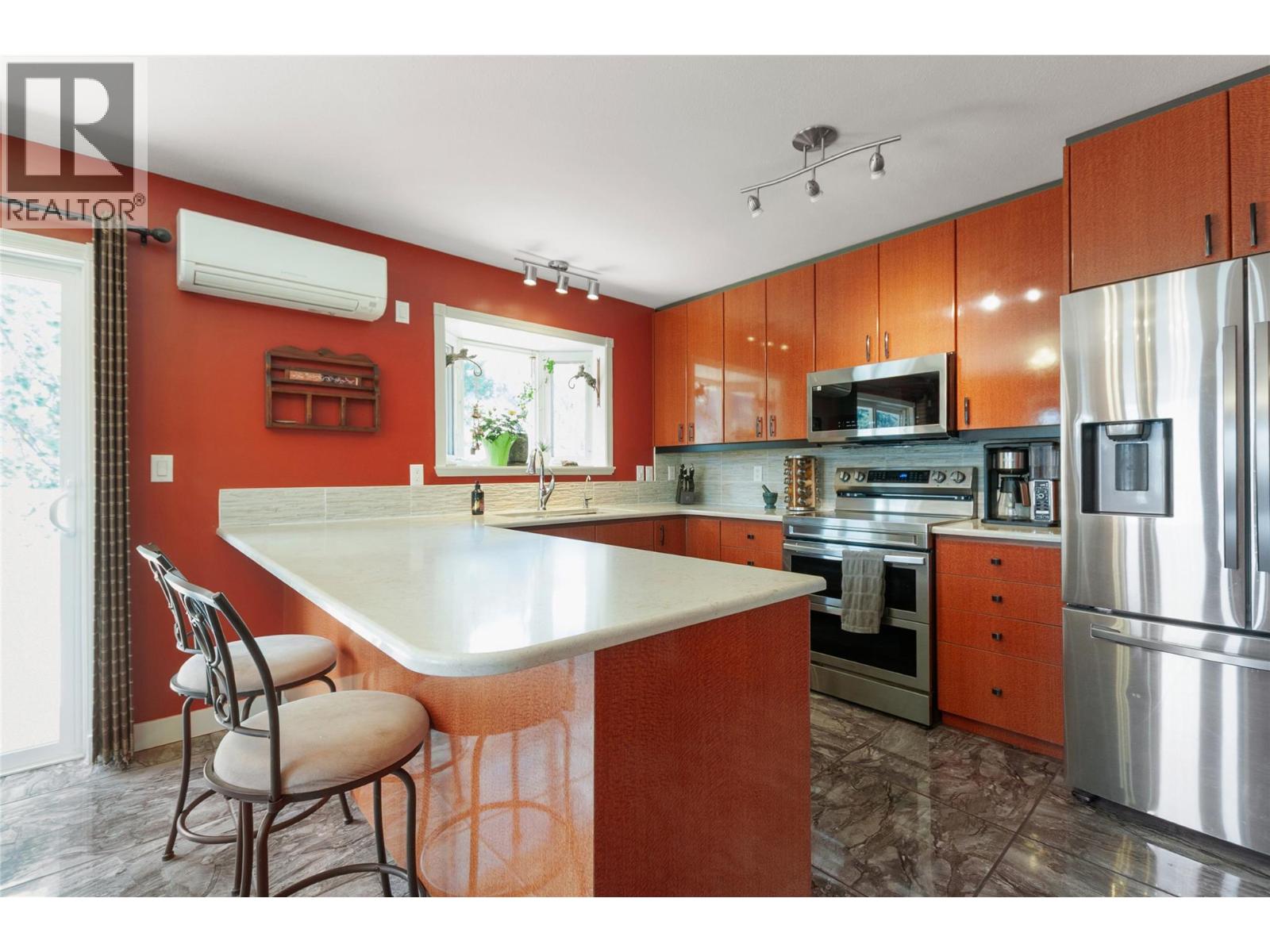 1998 Hwy 97 Highway, Okanagan Falls